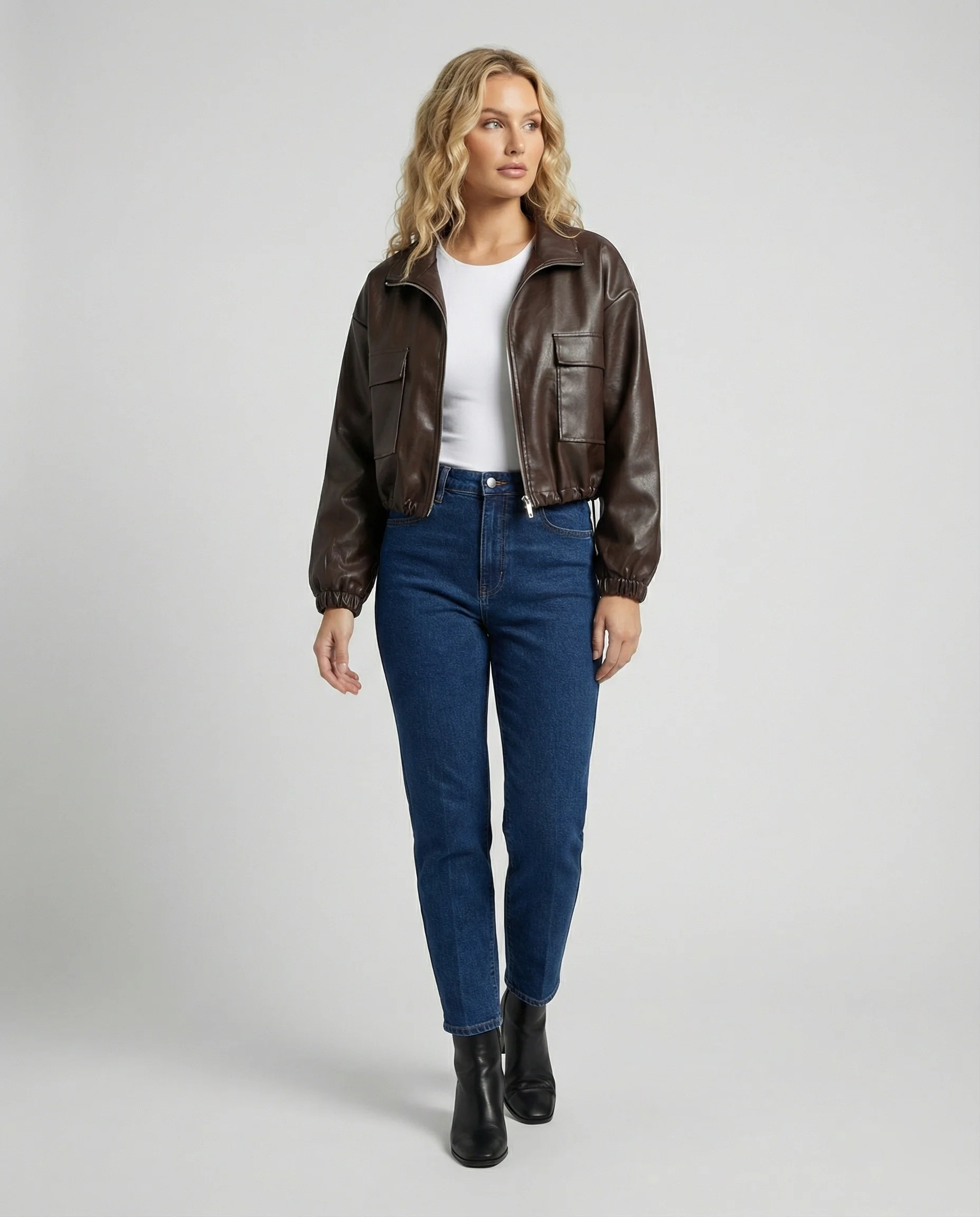 Damen kurz geschnittene Hemdjacke mit Kapuze, großen Pattentaschen und Kordelzugsaum Heidi-Mode - Image 2