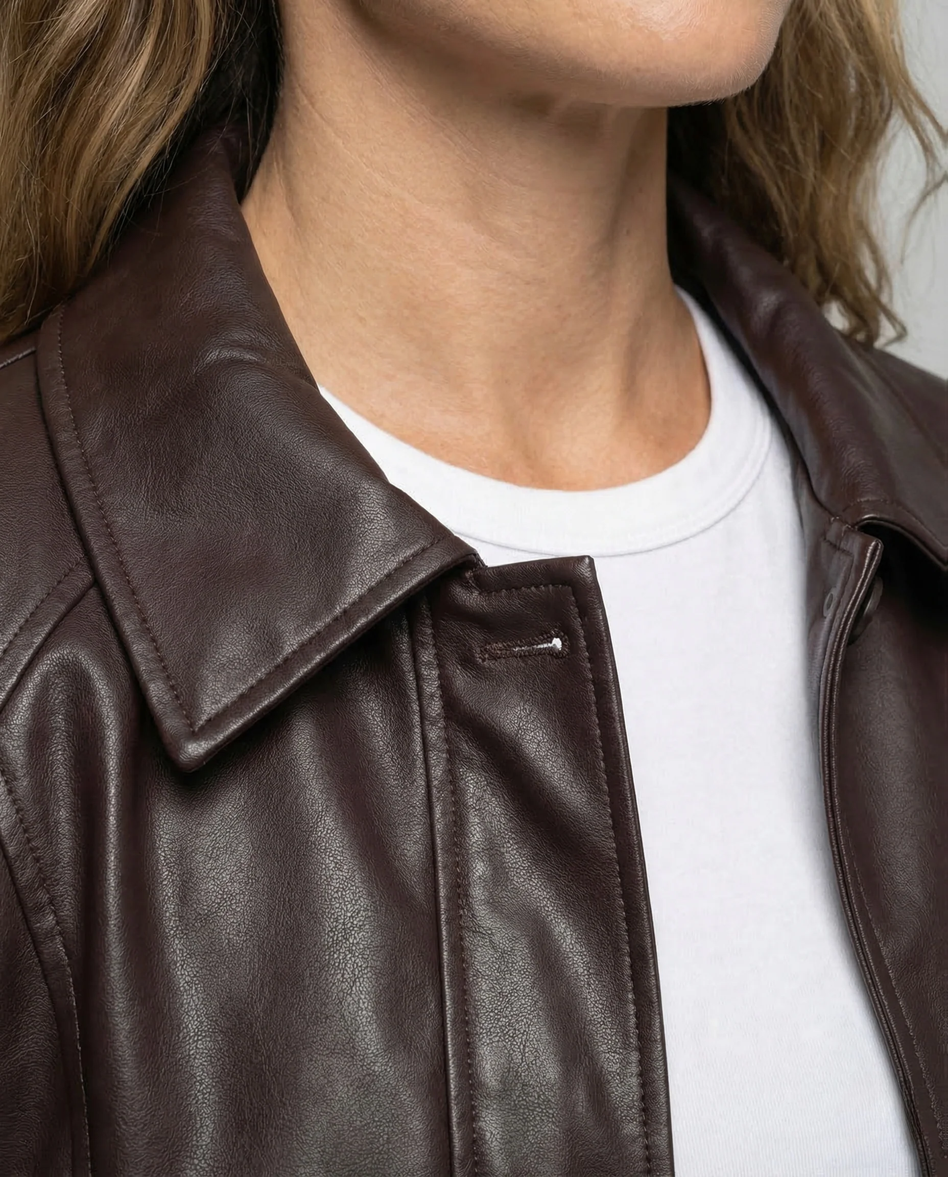 Damen Lederoptik Jacke Kurz Revers - Image 3
