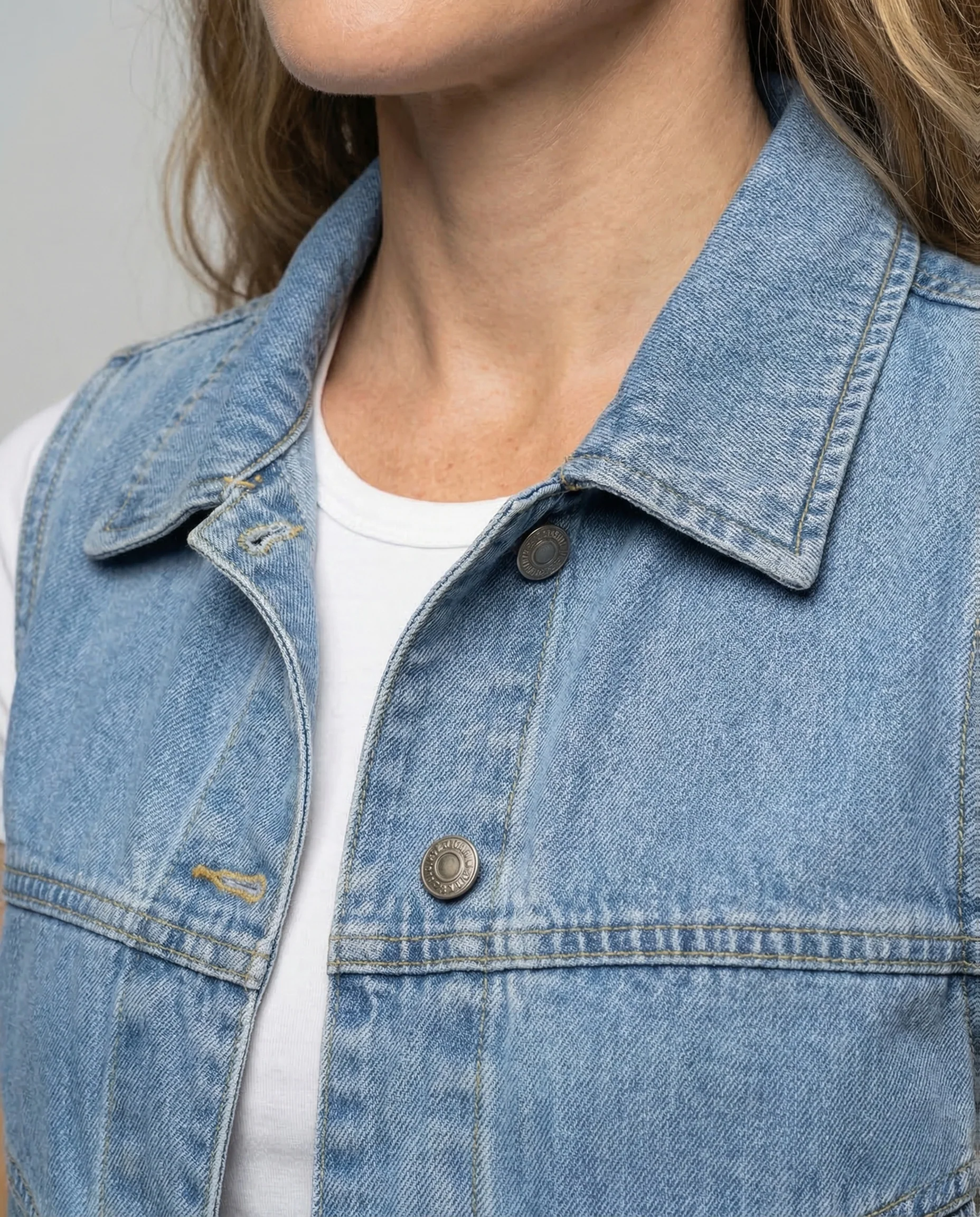 Damen Jeansweste Kurz Pattentaschen - Image 3