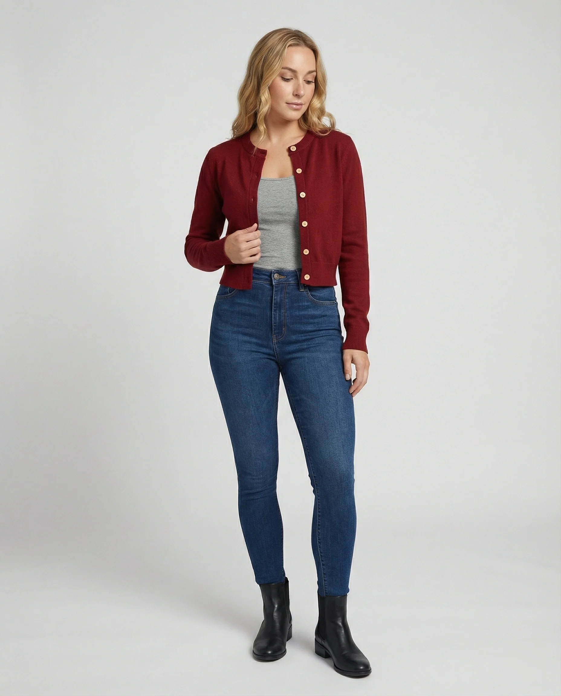 Kurz geschnittene Strickjacke mit Rundhalsausschnitt Zierknopfleiste Trompetenärmeln und elastischem Rippsaum Heidi-Mode - Image 3