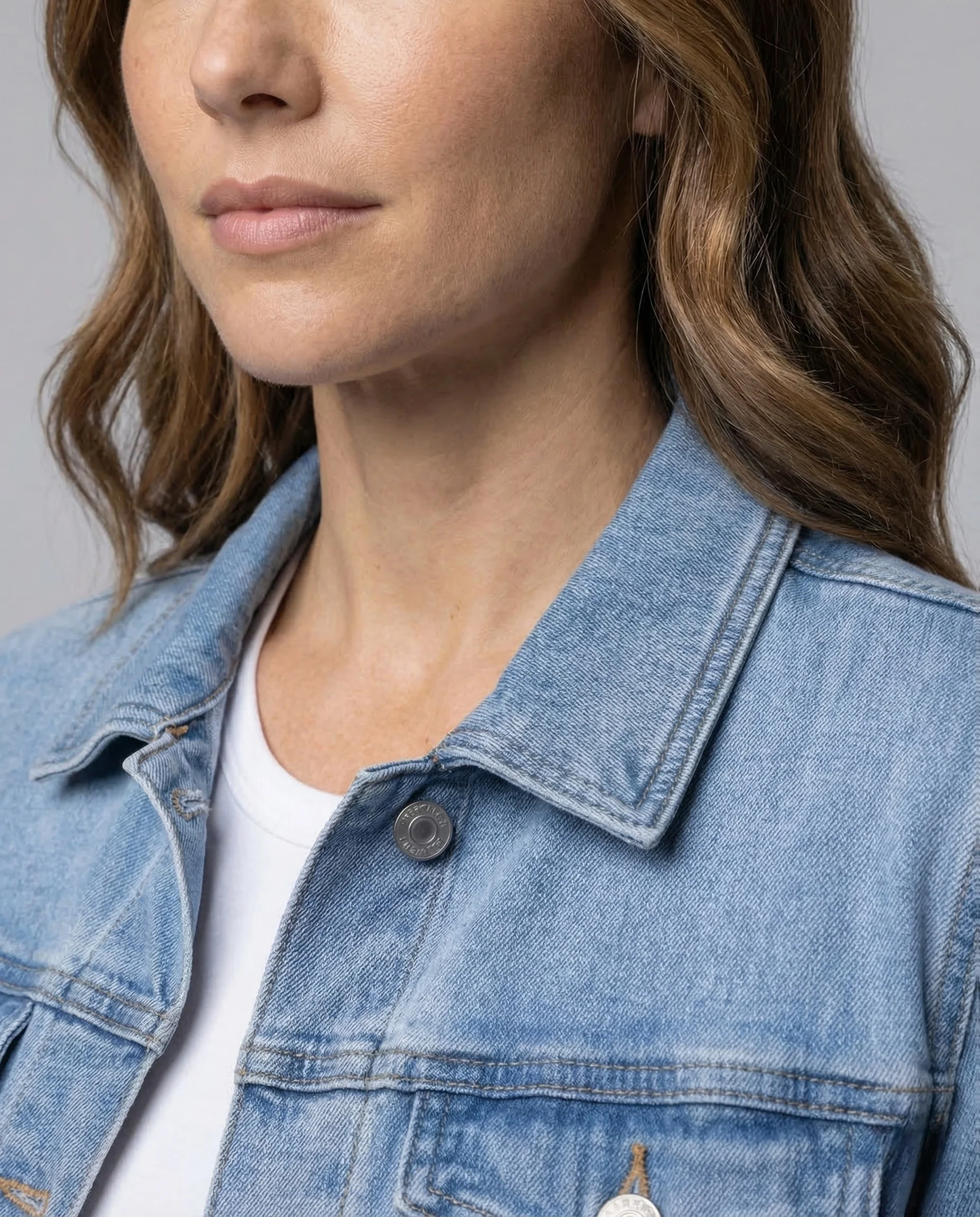 Damen Jeansjacke Kurz Tailliert - Image 3