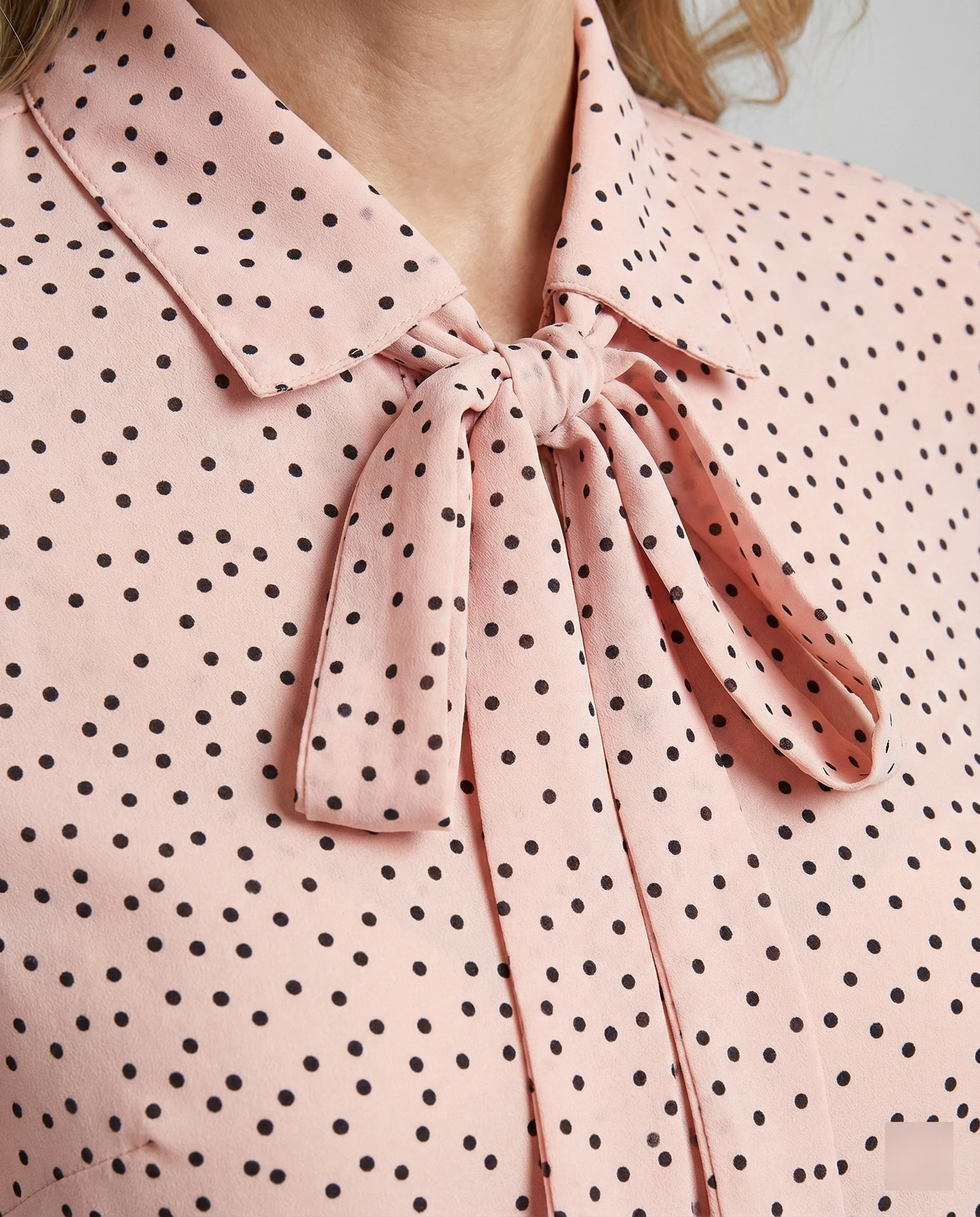 Bluse Damen Kurz mit Krawattenkragen - Image 4