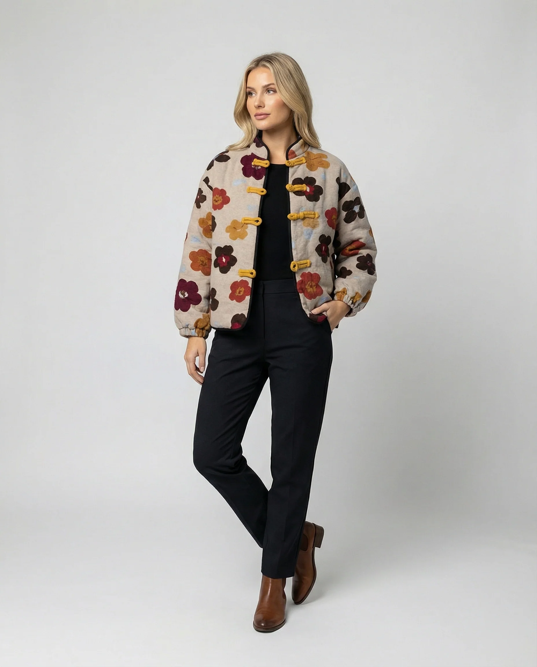 Damen kurze Blumenbouclé-Jacke mit Knebelverschluss und Ballonärmeln Heidi Mode - Image 2