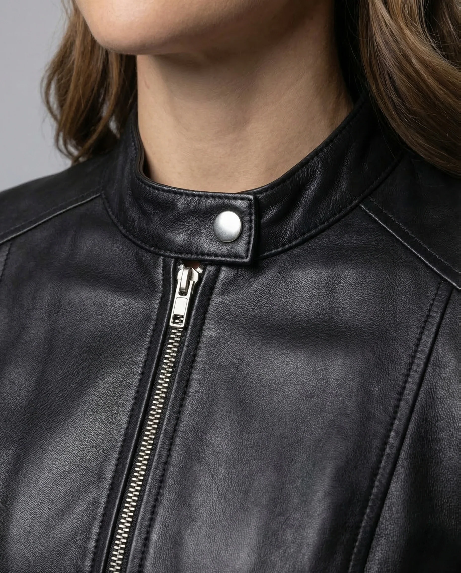 Damen Kunstlederjacke Kurz Minimalistisch - Image 3