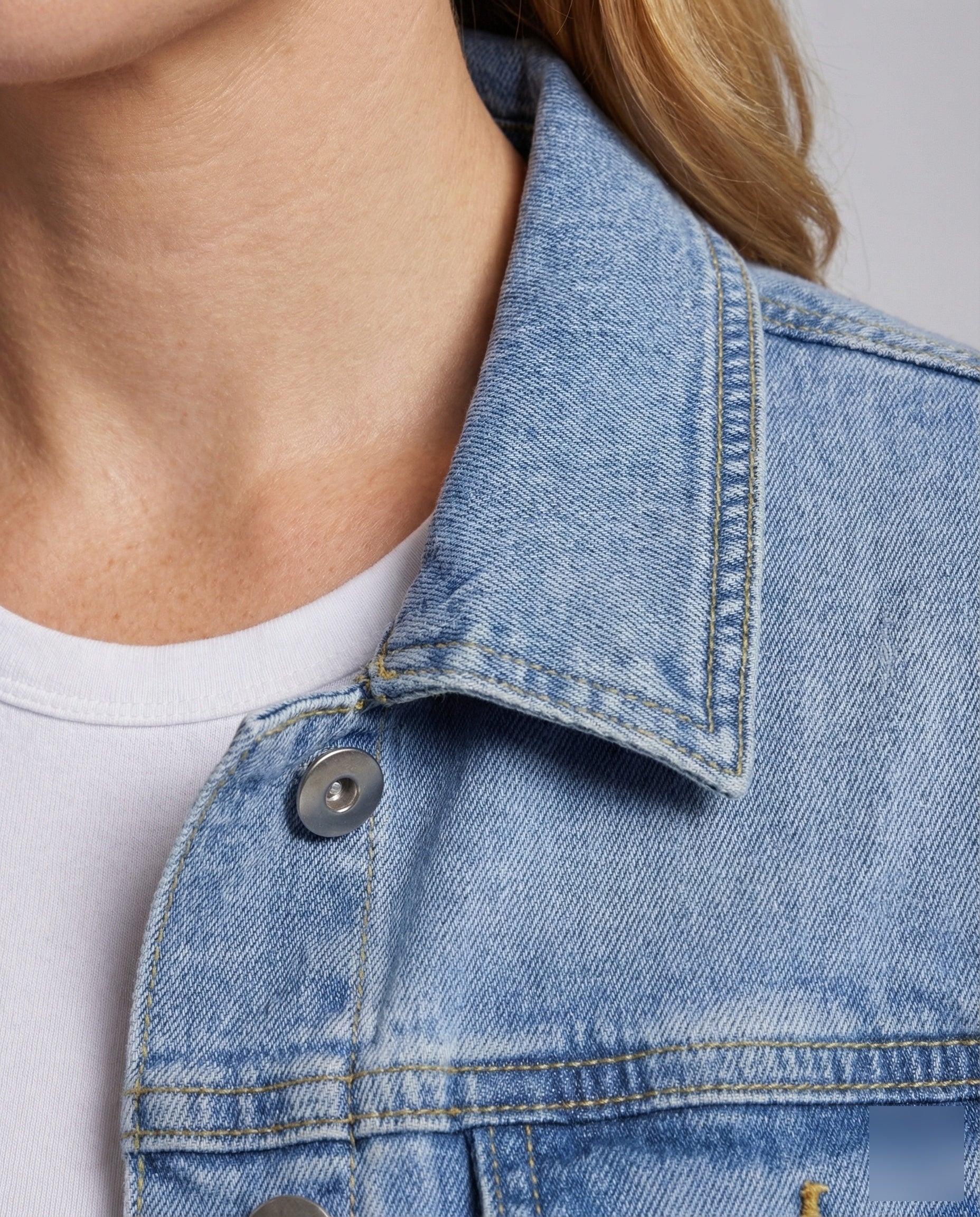 Damen Jeansjacke Boxy Druckknöpfe - Image 3