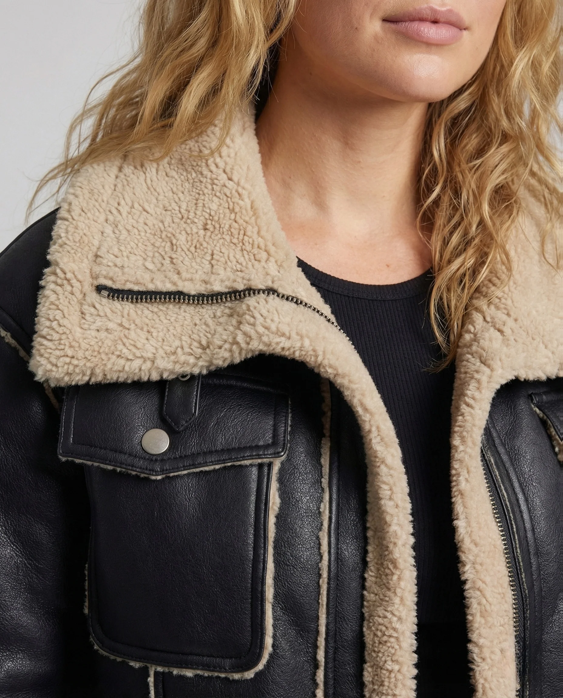 Damen Teddy Bomberjacke Kurz Lammfelloptik Kordelzug - Image 3