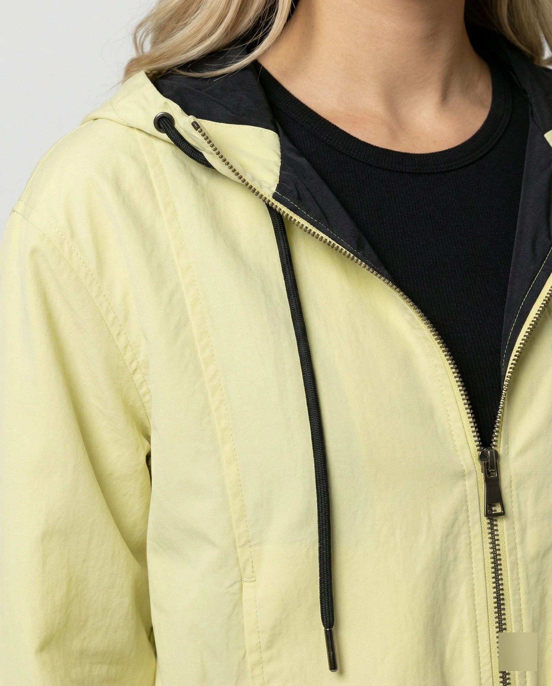 Damen kurzes Kapuzenblouson mit Reißverschluss und hochgeschnittener weiter Jogginghose Heidi Mode - Image 2