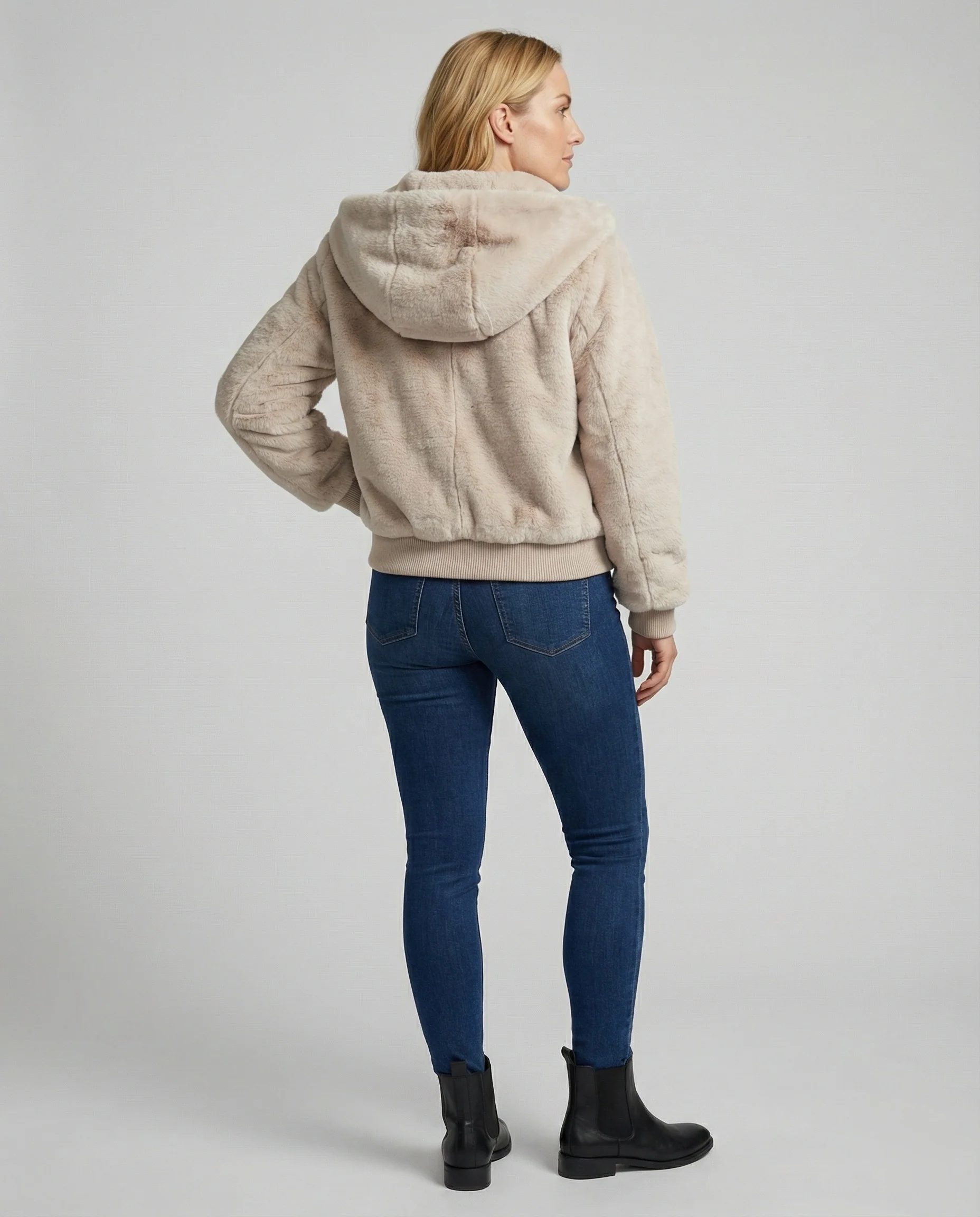 Kuschelige Teddy-Kapuzenjacke mit kastigem Schnitt, kurzem Saum und verdecktem Verschluss Heidi-Mode - Image 4