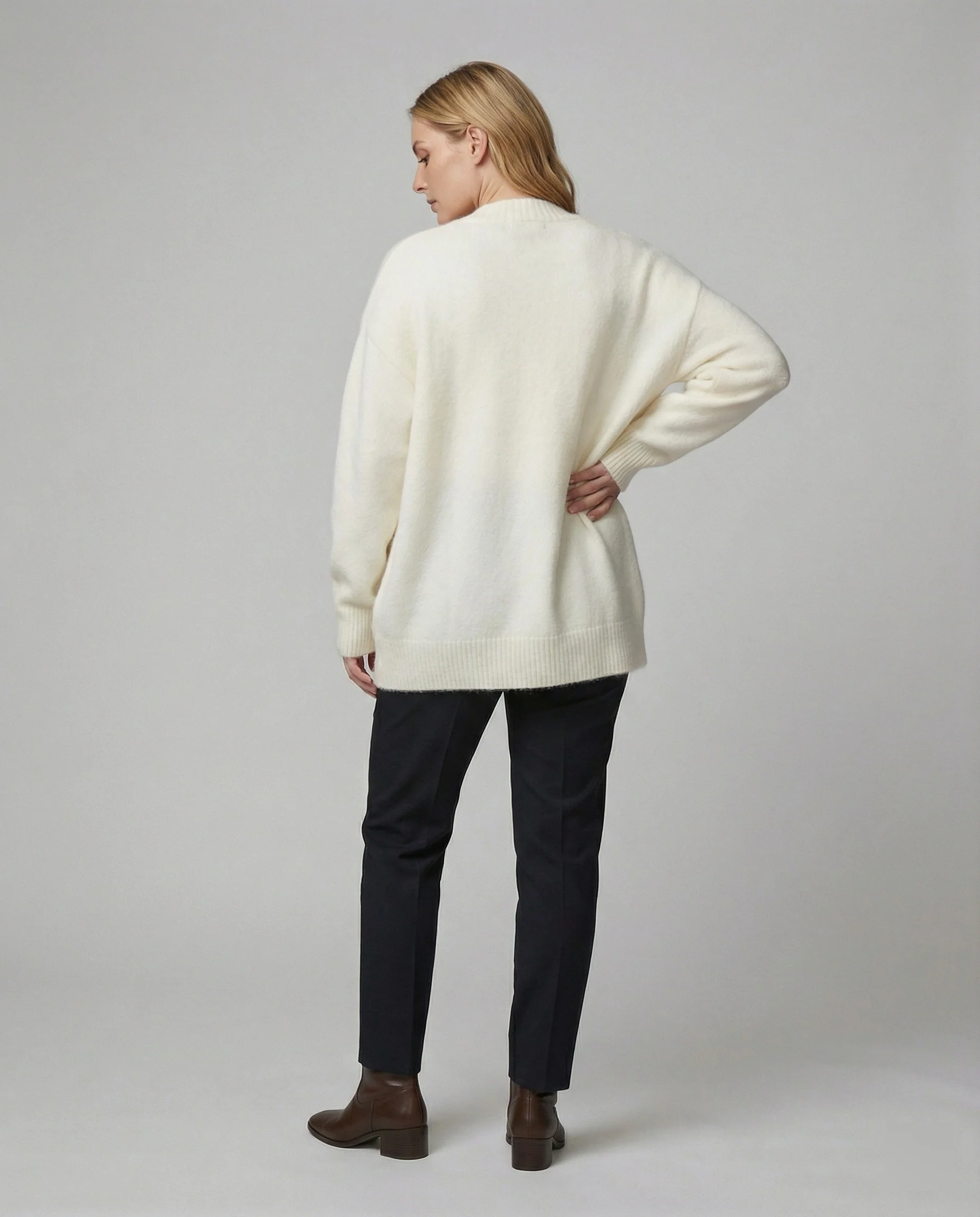 Lässiger Longcardigan in Mohair-Optik mit Rippbündchen, aufgesetzten Eingrifftaschen und Tonknöpfen Heidi-Mode - Image 3