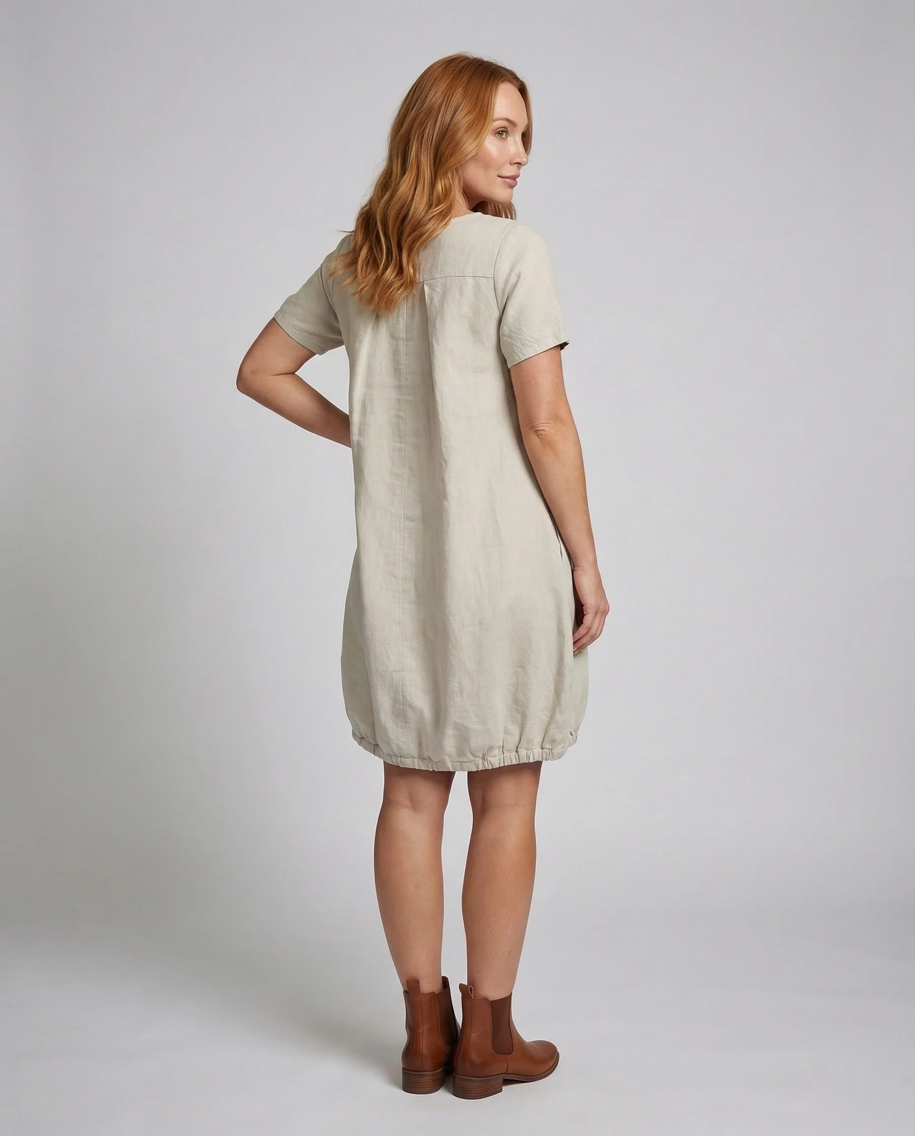 Damen Leinen Kurzkleid in A-Linie mit Taschen - Image 4