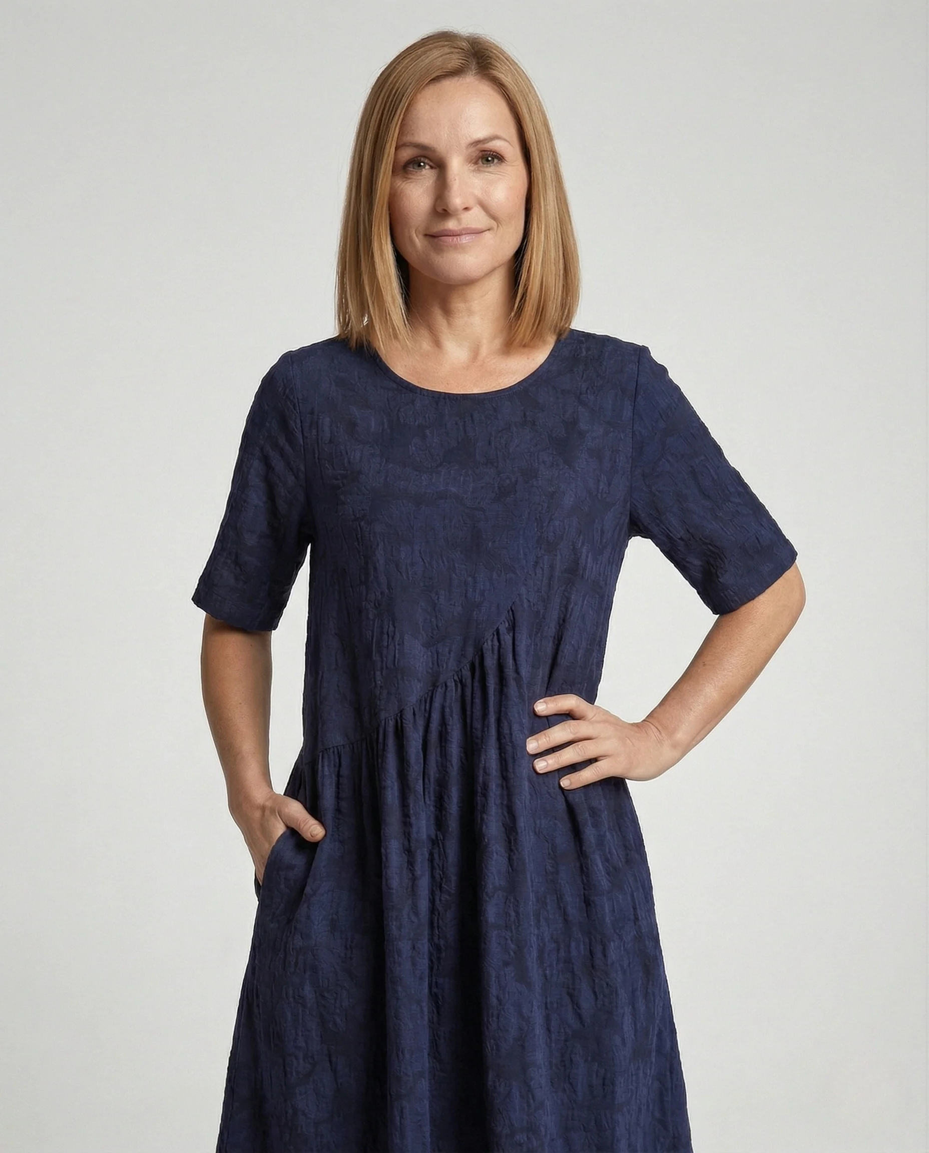 Damen A-Linien Midikleid aus Jacquard mit Taschen - Image 2