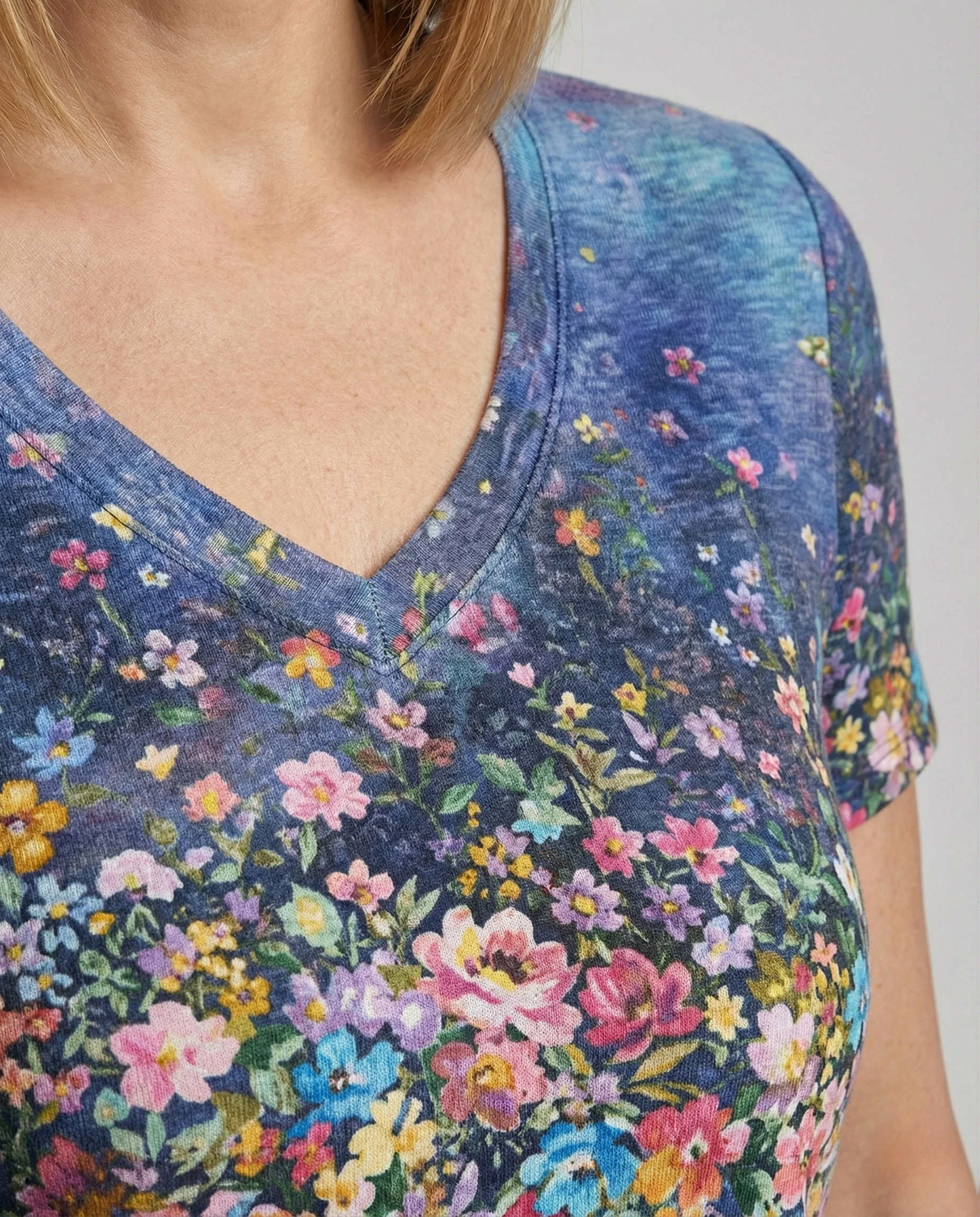 V-Ausschnitt T-Shirt Damen Floral - Image 3