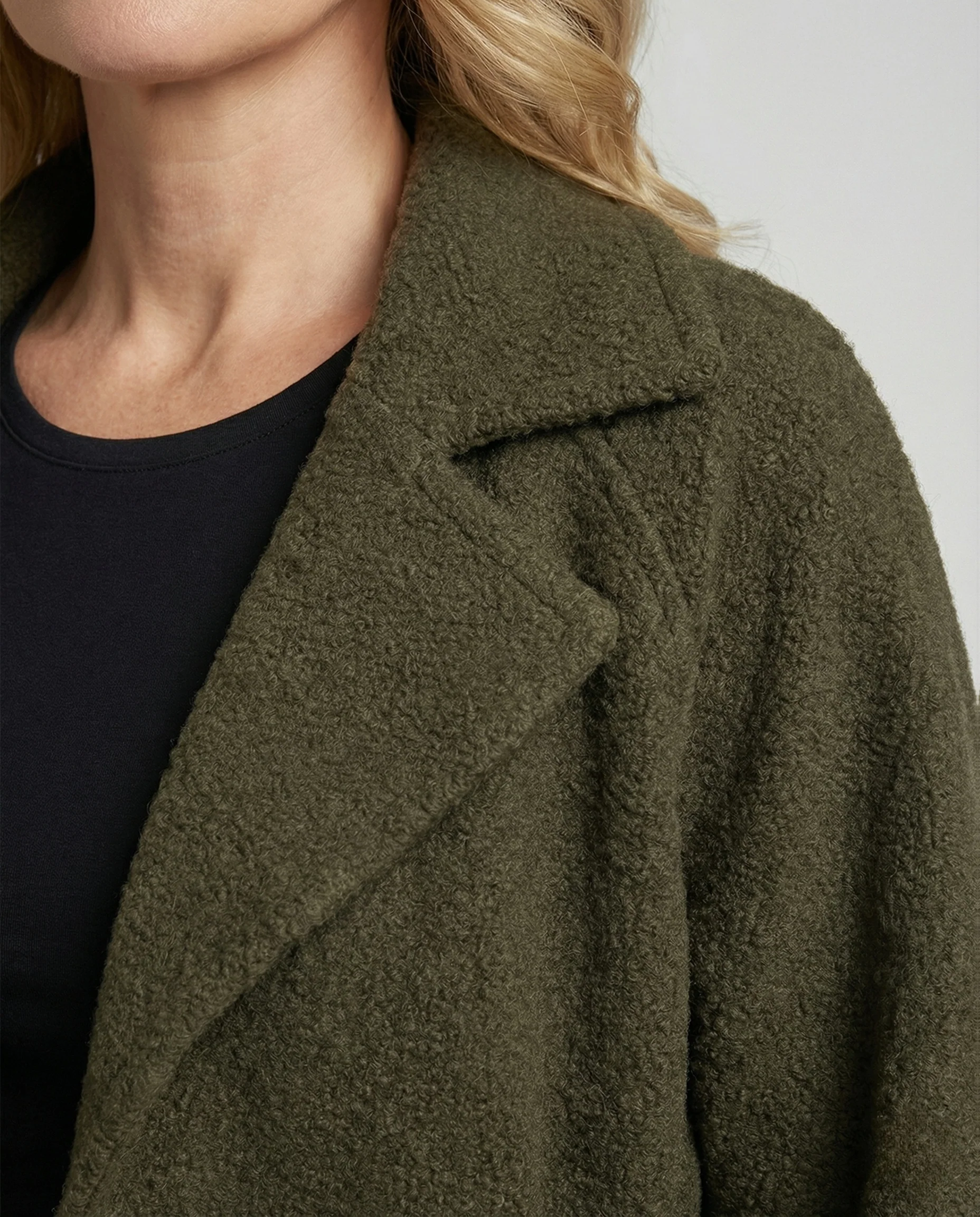 Legerer Bouclé-Mantel mit Reverskragen, Kordelzugtaillierung und aufgesetzten Taschen Heidi Mode - Image 3
