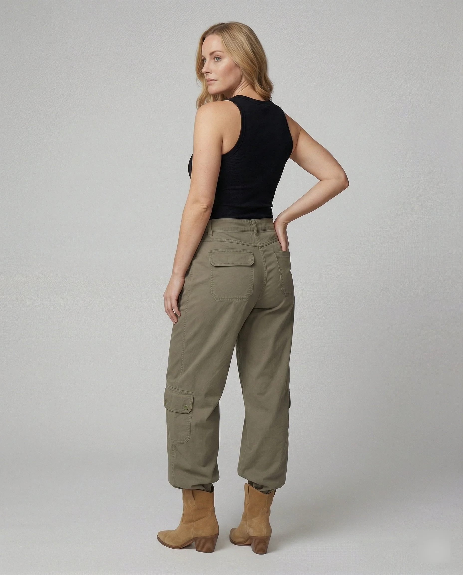 Legerweite Cargo-Palazzohose mit aufgesetzten Klappentaschen, Druckknopfdetails und mittelhohem Bund Heidi-Mode - Image 3
