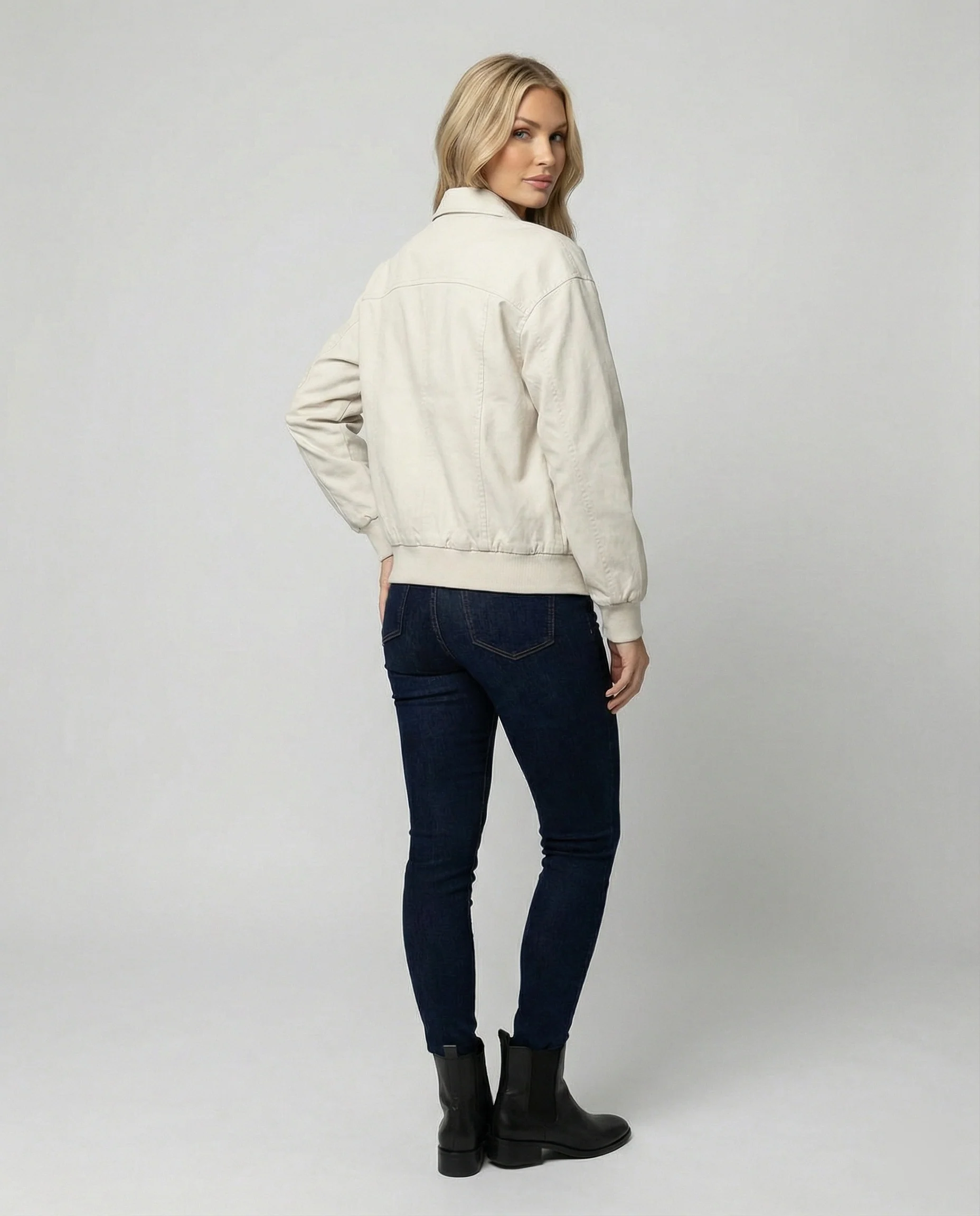 Damen leichte Blousonjacke aus Baumwollmix mit Hemdkragen, Ziernähten und elastischem Bund Heidi-Mode - Image 4