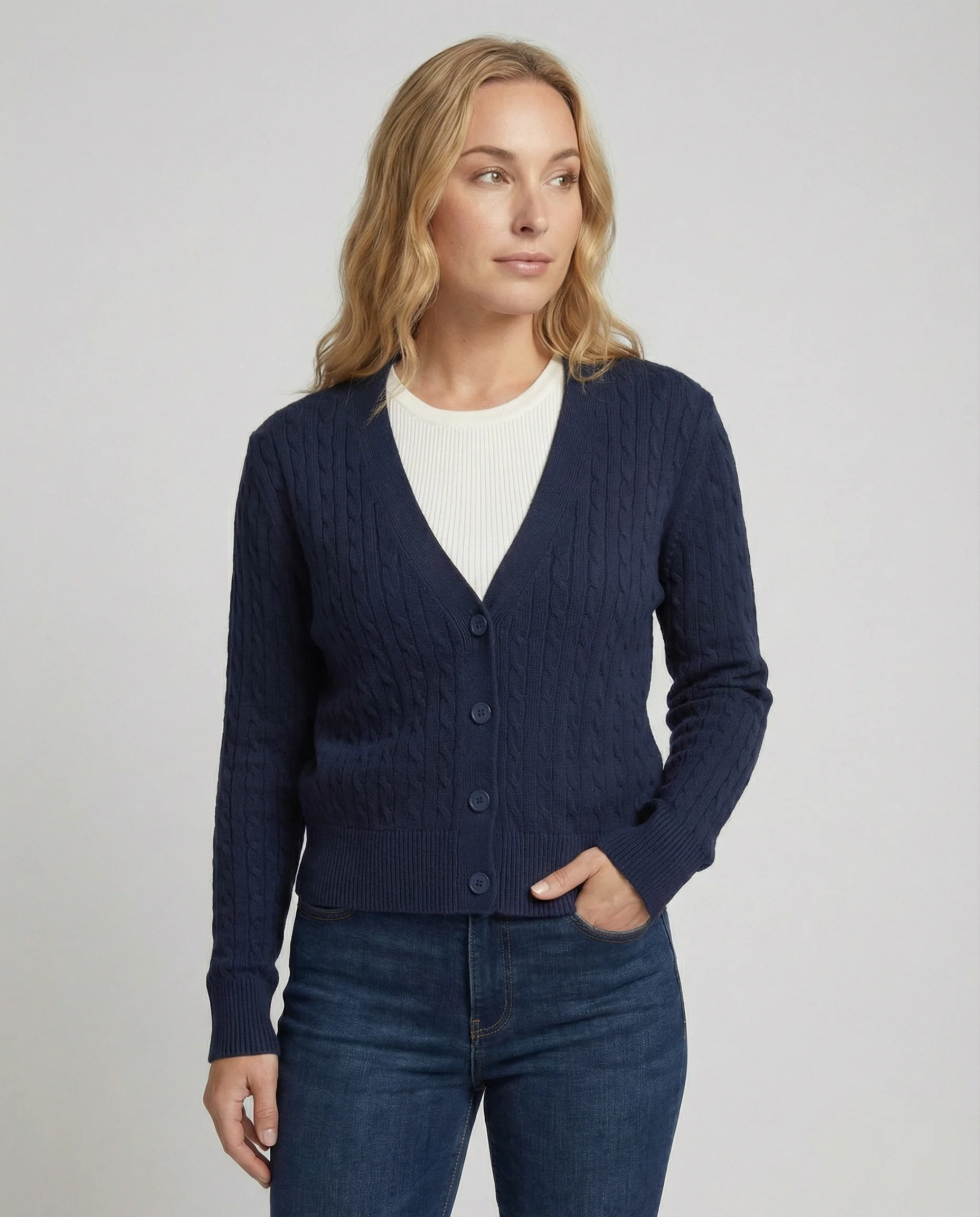 Leichter Baumwollmix-Cardigan mit dezenter Zopfstruktur Rundhalsausschnitt und tonaler Knopfleiste Heidi-Mode - Image 5