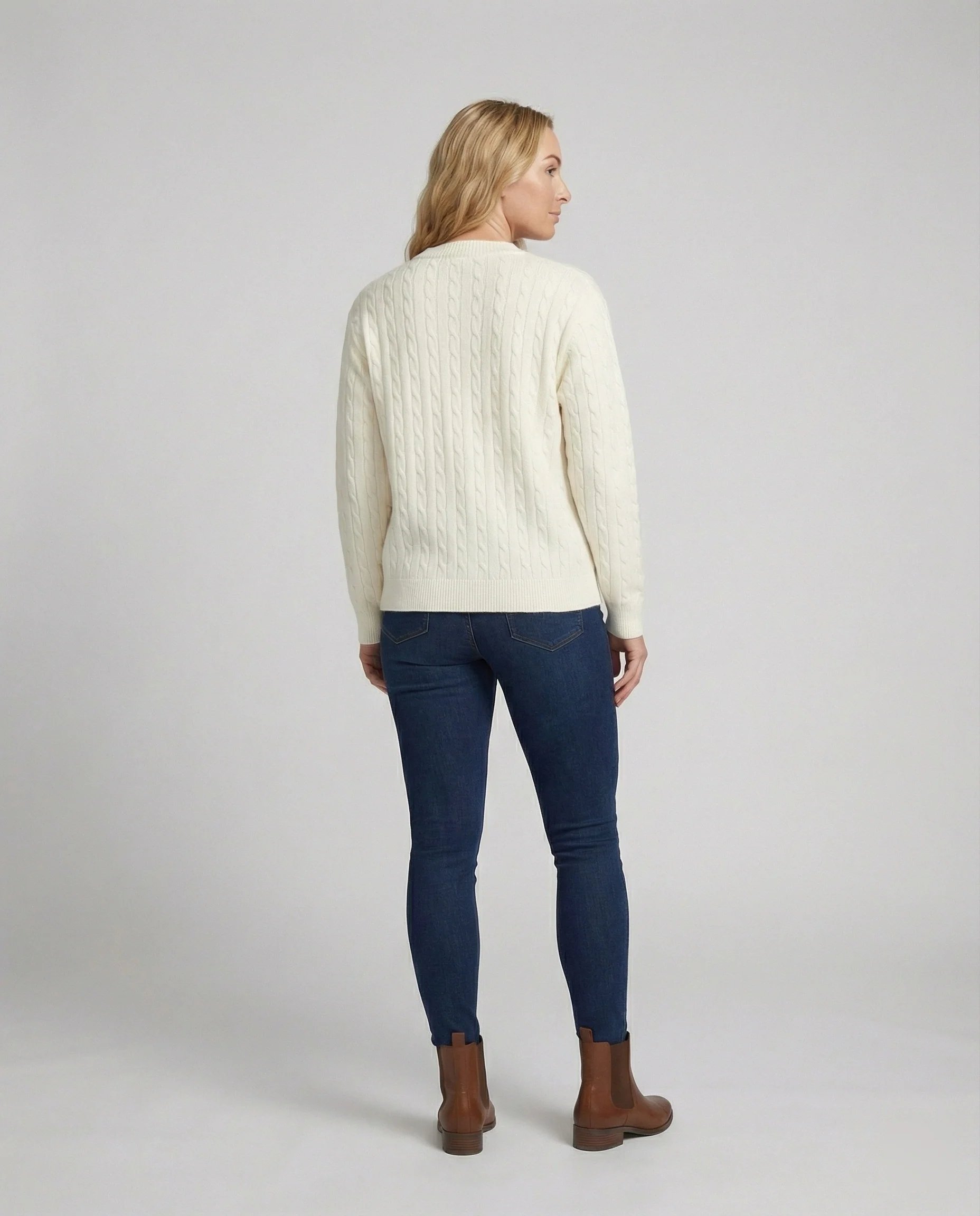 Locker geschnittene Kabelstrick-Cardigan mit Rundhalsausschnitt und durchgehender Knopfleiste Heidi-Mode - Image 2