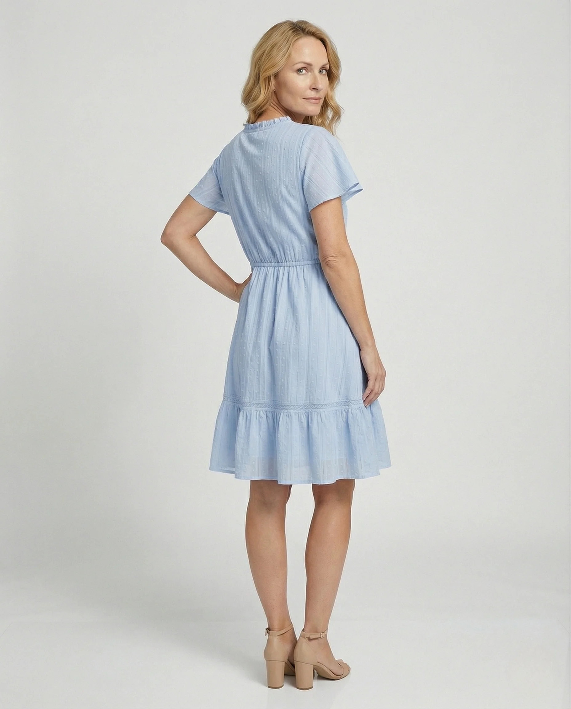 Damen Stufenkleid mit Rüschenkragen und Lochstickerei - Image 3