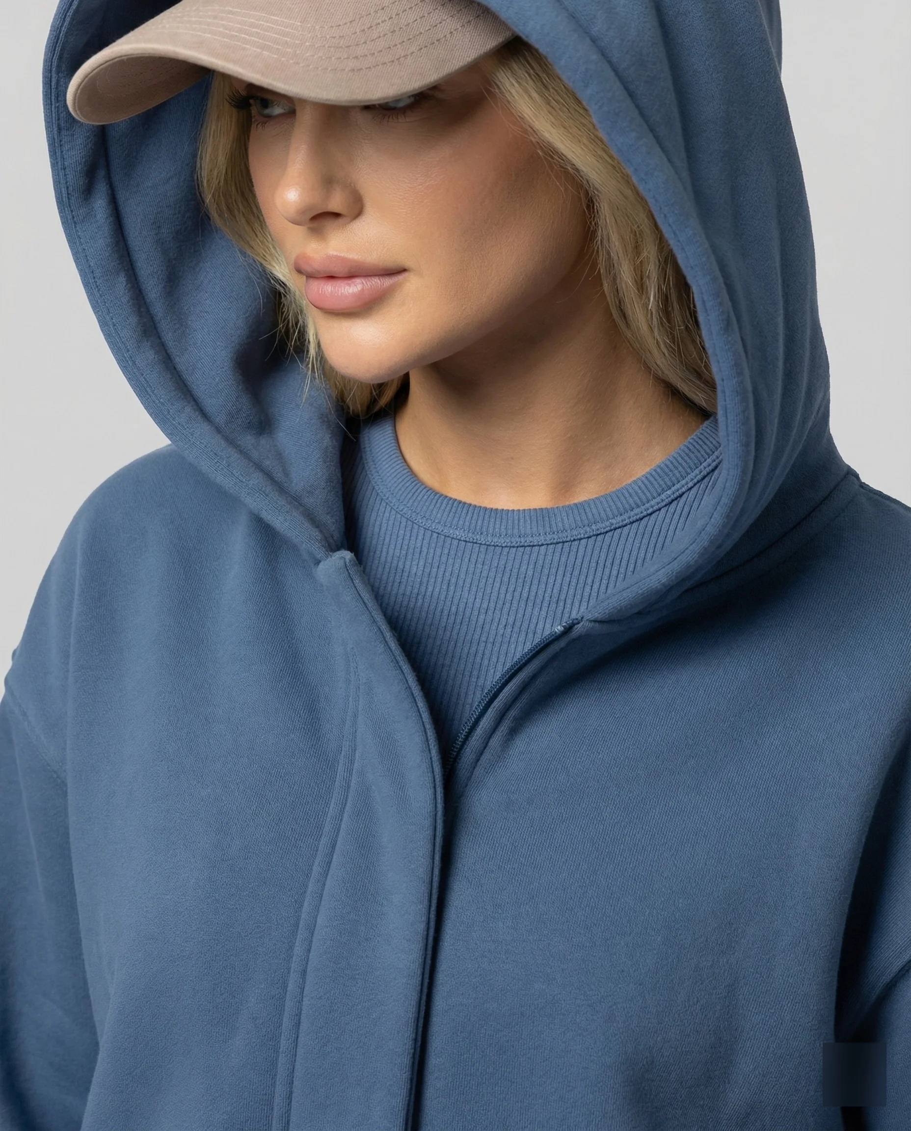 Damen luxuriöses Velours-Joggingset mit Reißverschluss-Hoodie, Kängurutasche und weit geschnittener hochgeschnittener Hose Heidi Mode - Image 2