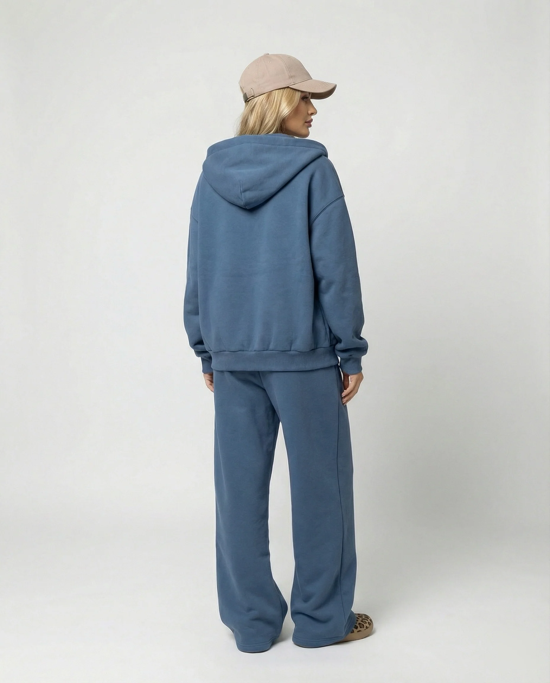 Damen luxuriöses Velours-Joggingset mit Reißverschluss-Hoodie, Kängurutasche und weit geschnittener hochgeschnittener Hose Heidi Mode - Image 3
