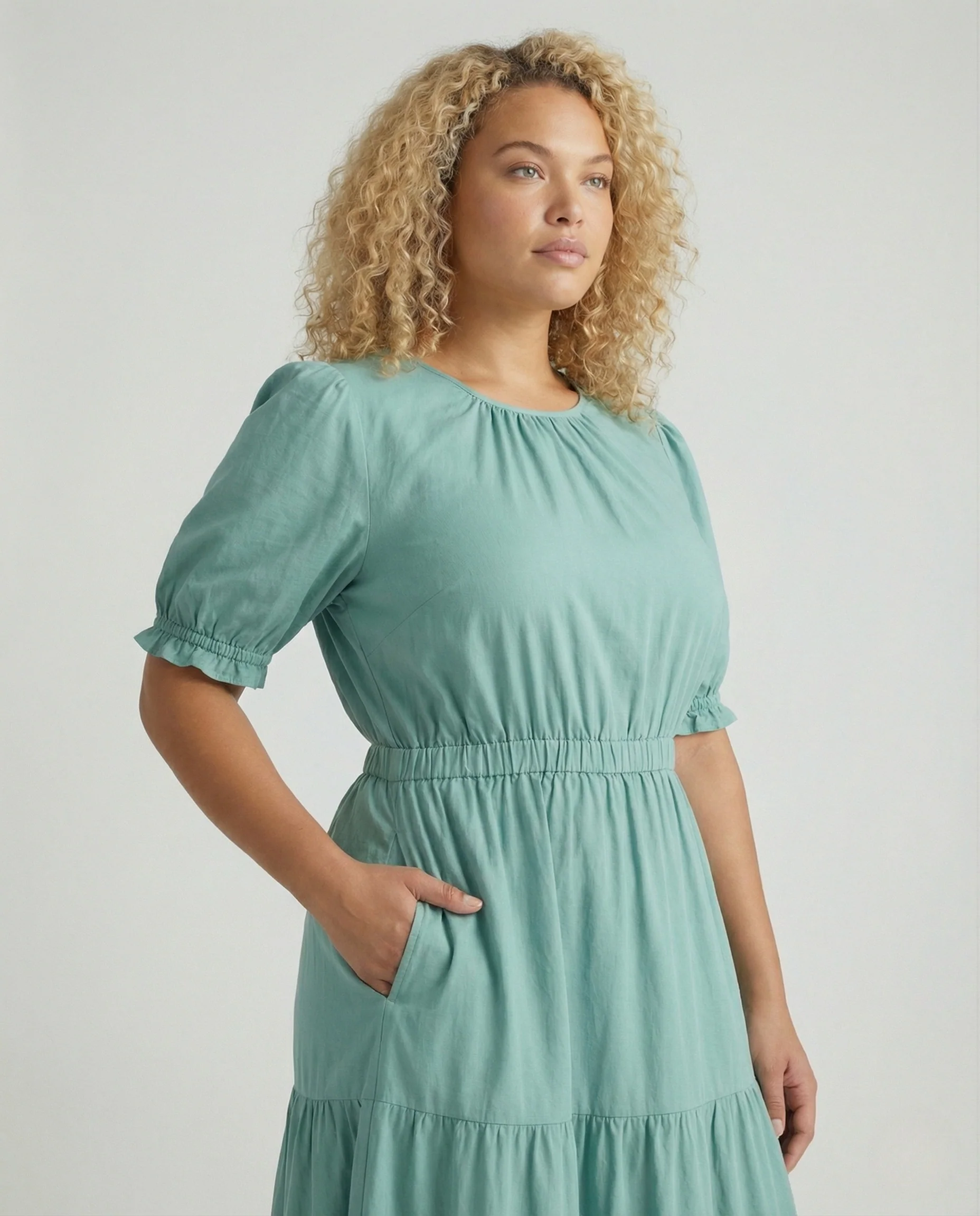 Damen Maxikleid mit Ethnomuster und Volantrock - Image 2