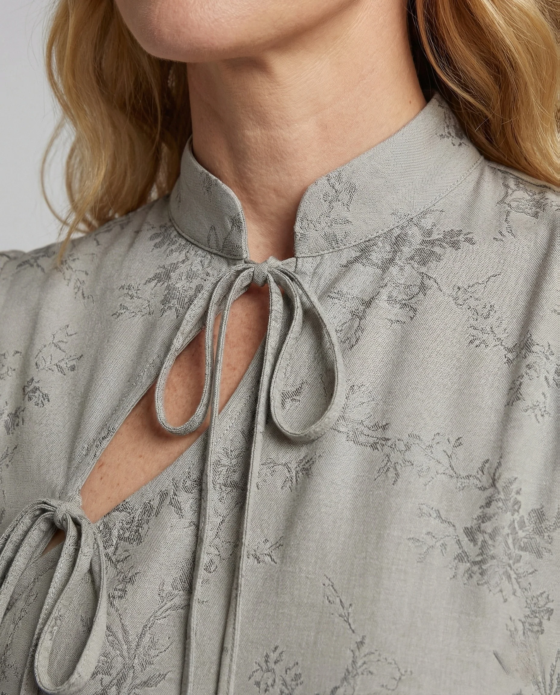 Damen Jacquard Maxikleid mit Stehkragen - Image 3