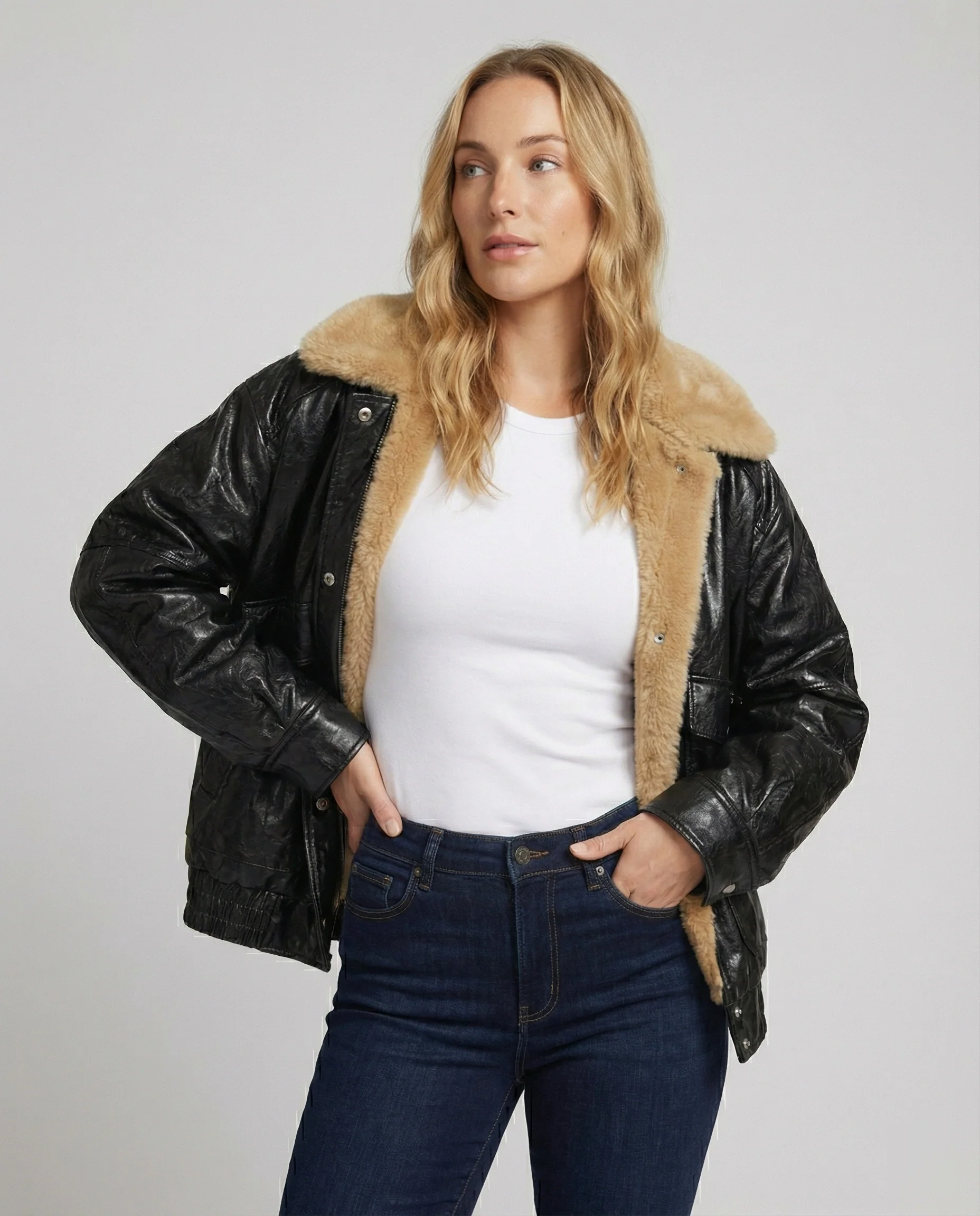 Oversize-Lackblouson mit Teddykragen, verdeckter Druckknopffront und kastiger Silhouette Heidi-Mode - Image 5
