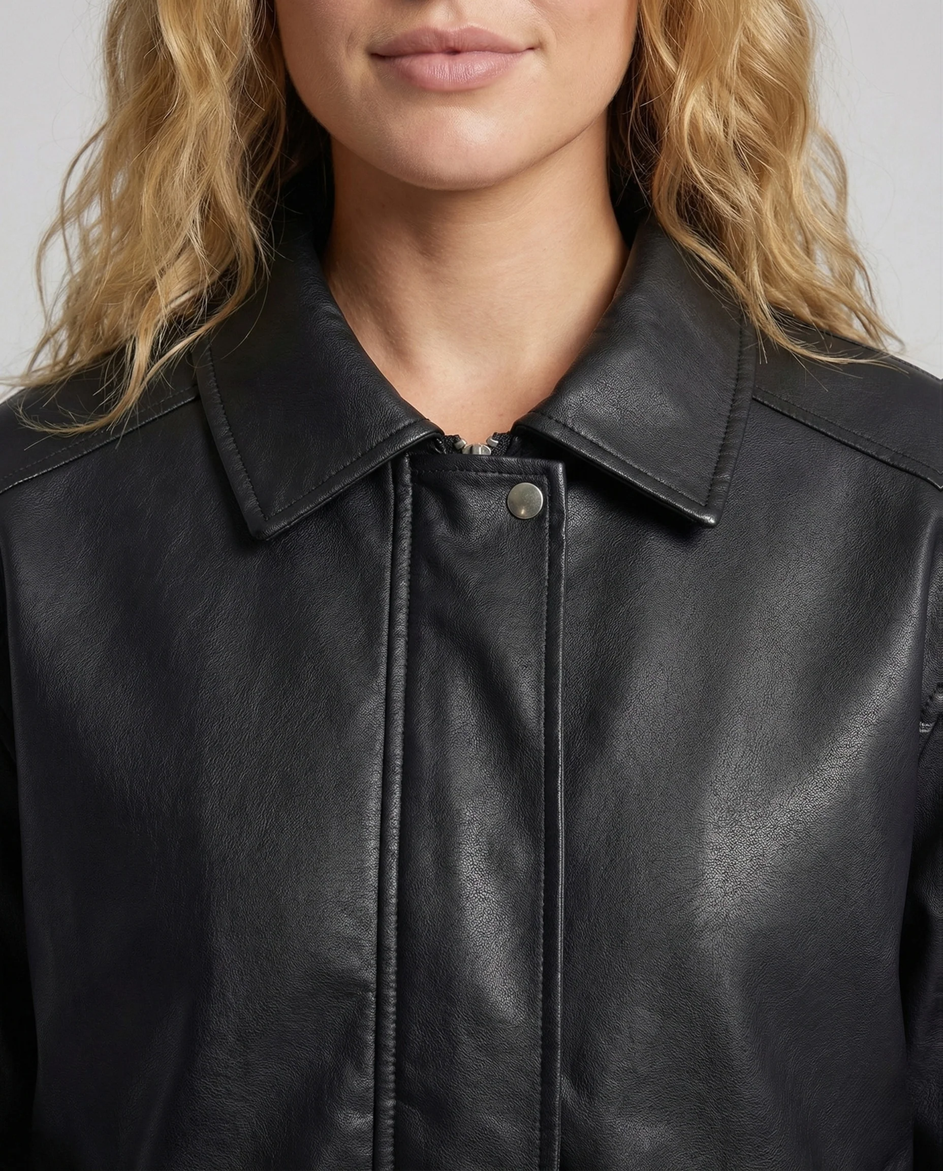 Damen Oversize Kunstleder Blousonjacke mit Hemdkragen und Reißverschluss - Image 3