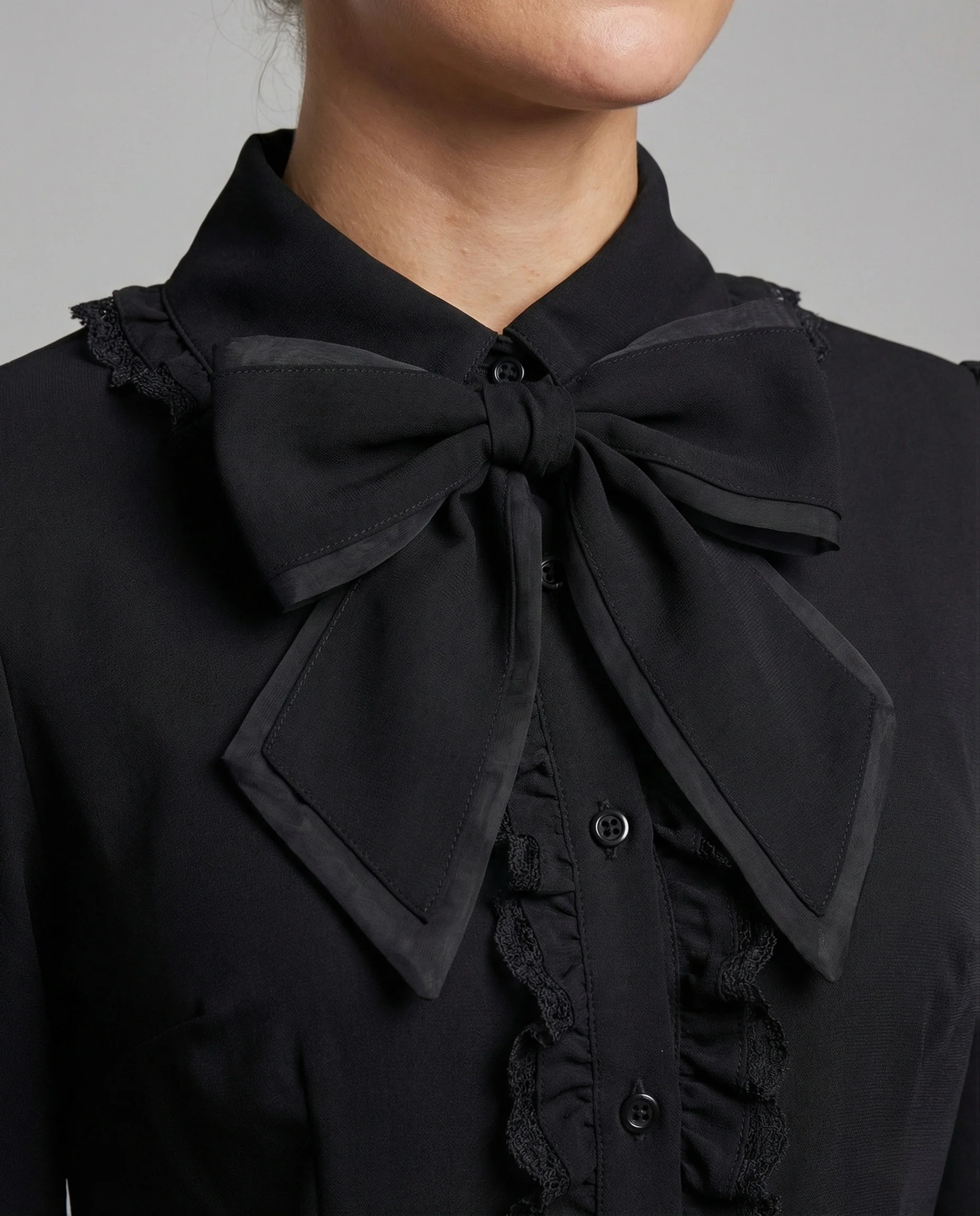 Damen Schluppenbluse mit Spitze - Image 3