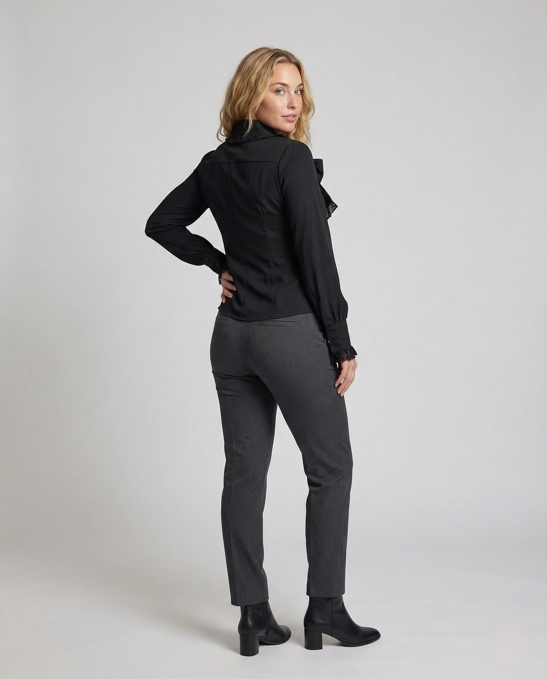 Damen Schluppenbluse mit Spitze - Image 4