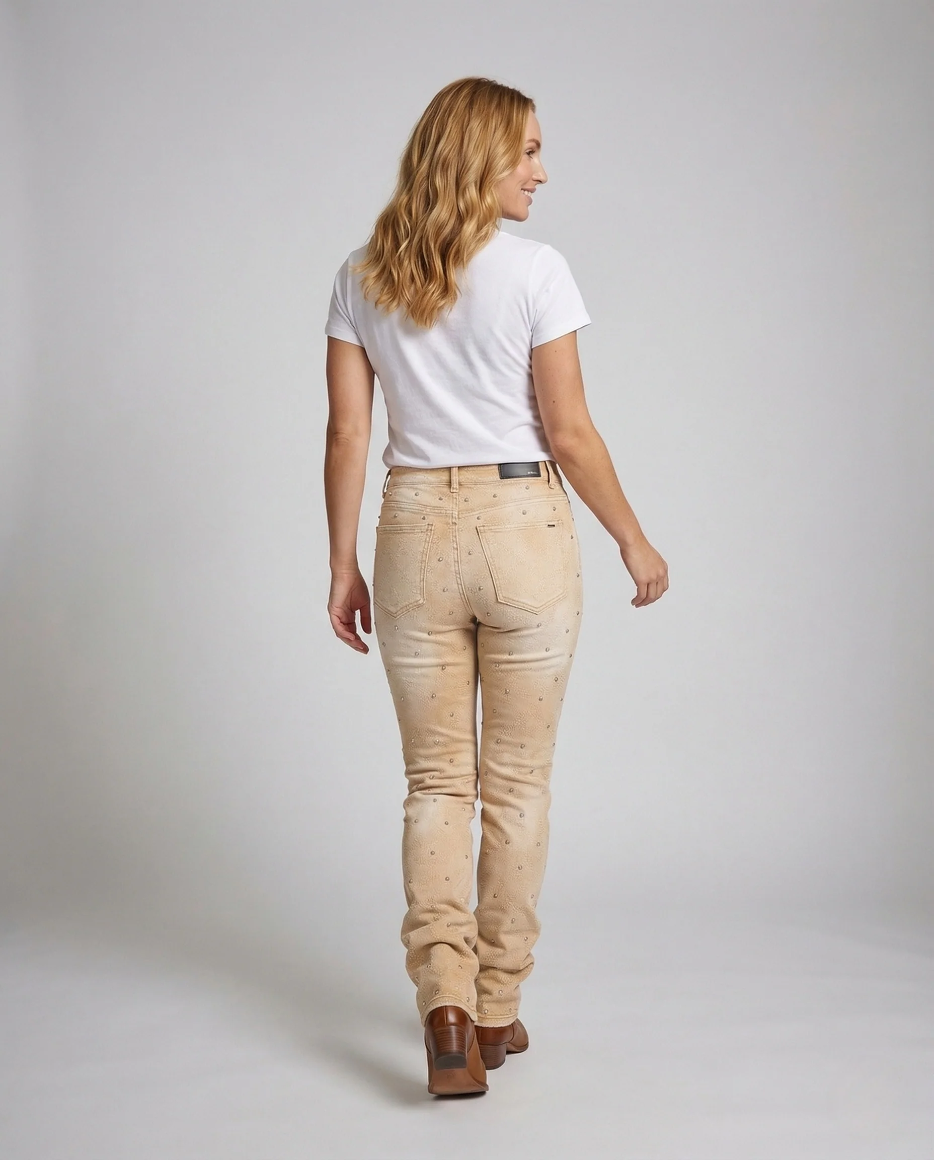 Damen Bootcut Jeans Schmal Geschnitten mit Strassbesatz und Offenem Saum - Image 3