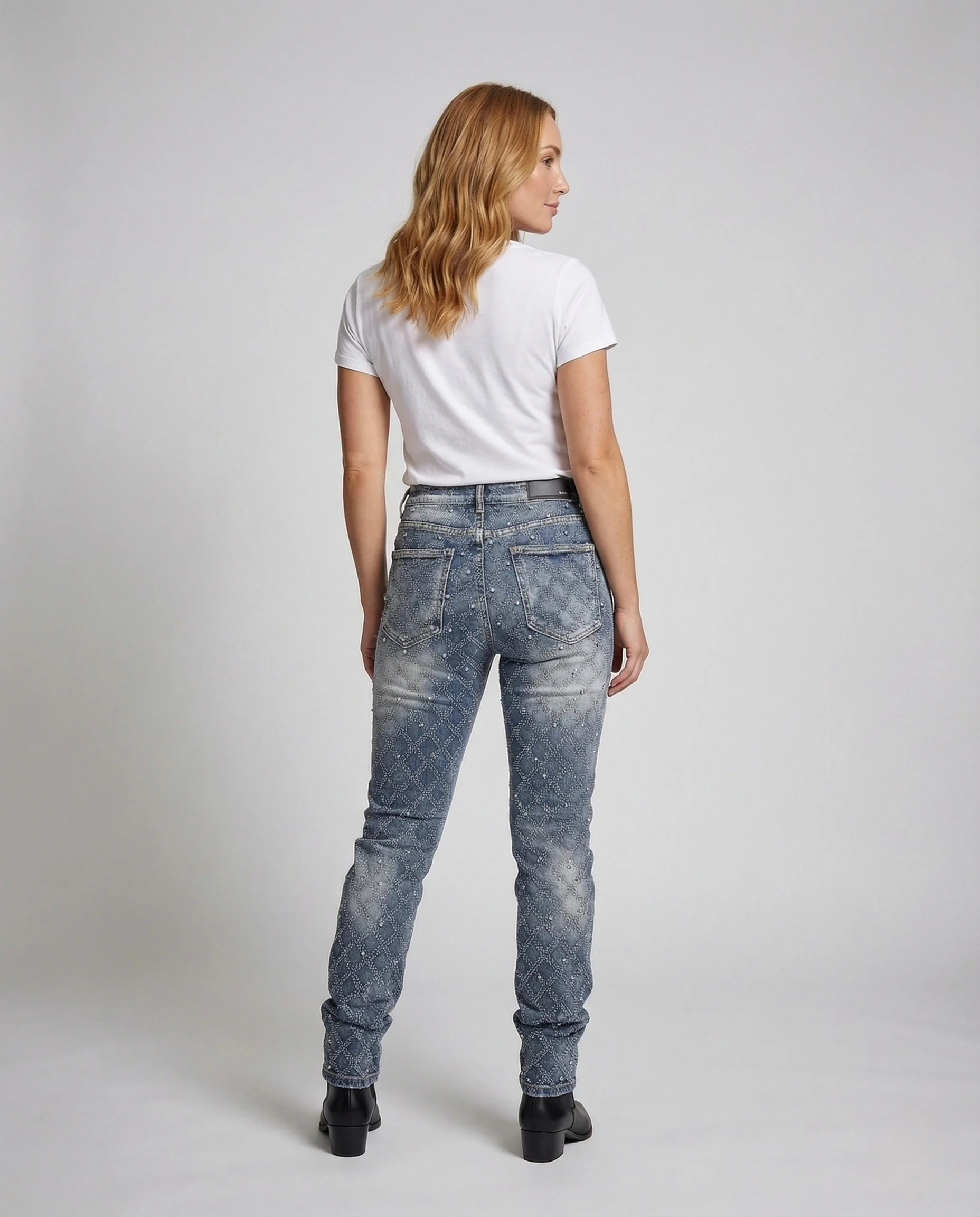 Damen Slim Fit Jeans mit Strass und Ziersteppung - Image 4