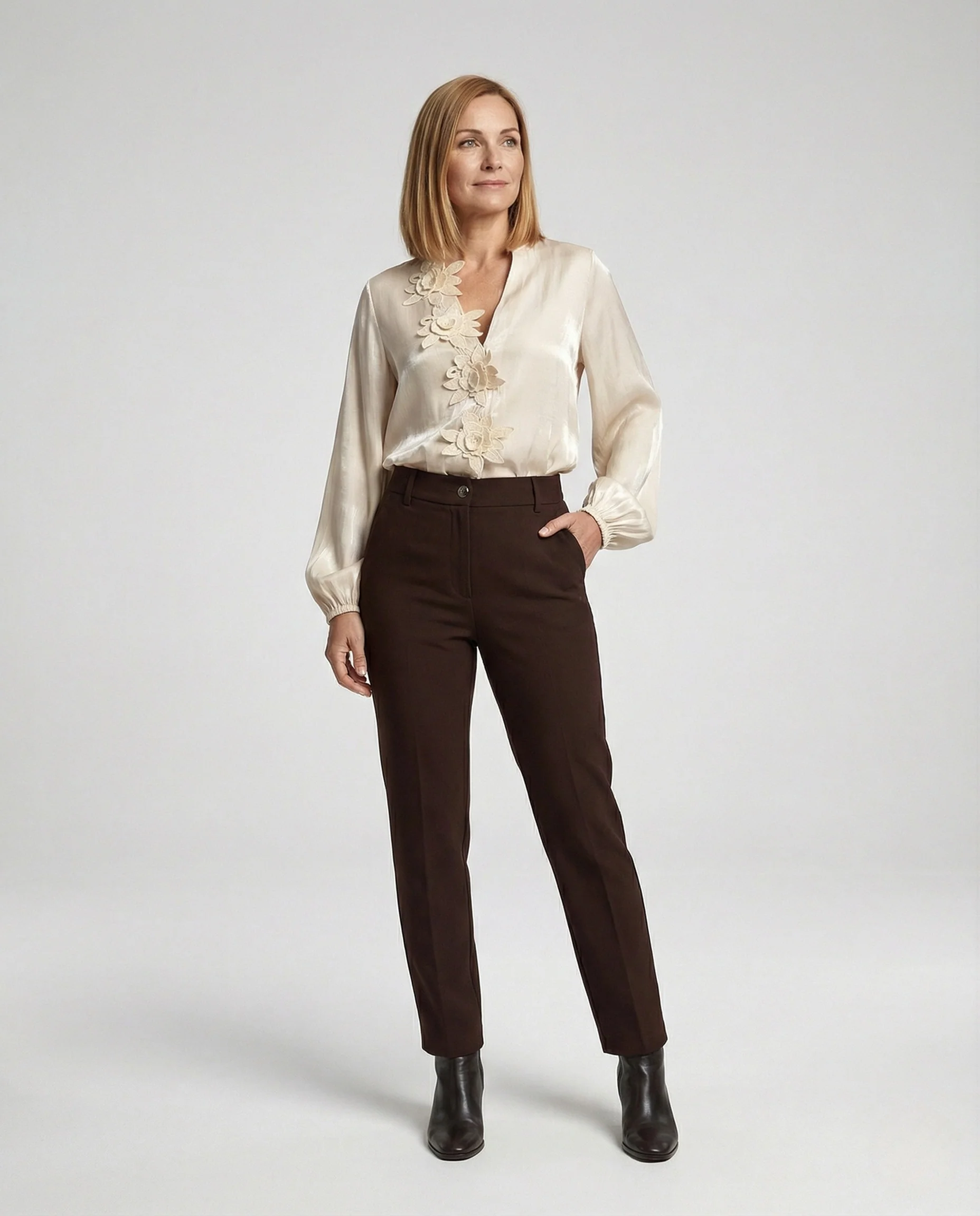 Seidenlook Bluse Mit Blumenapplikation Damen - Image 2