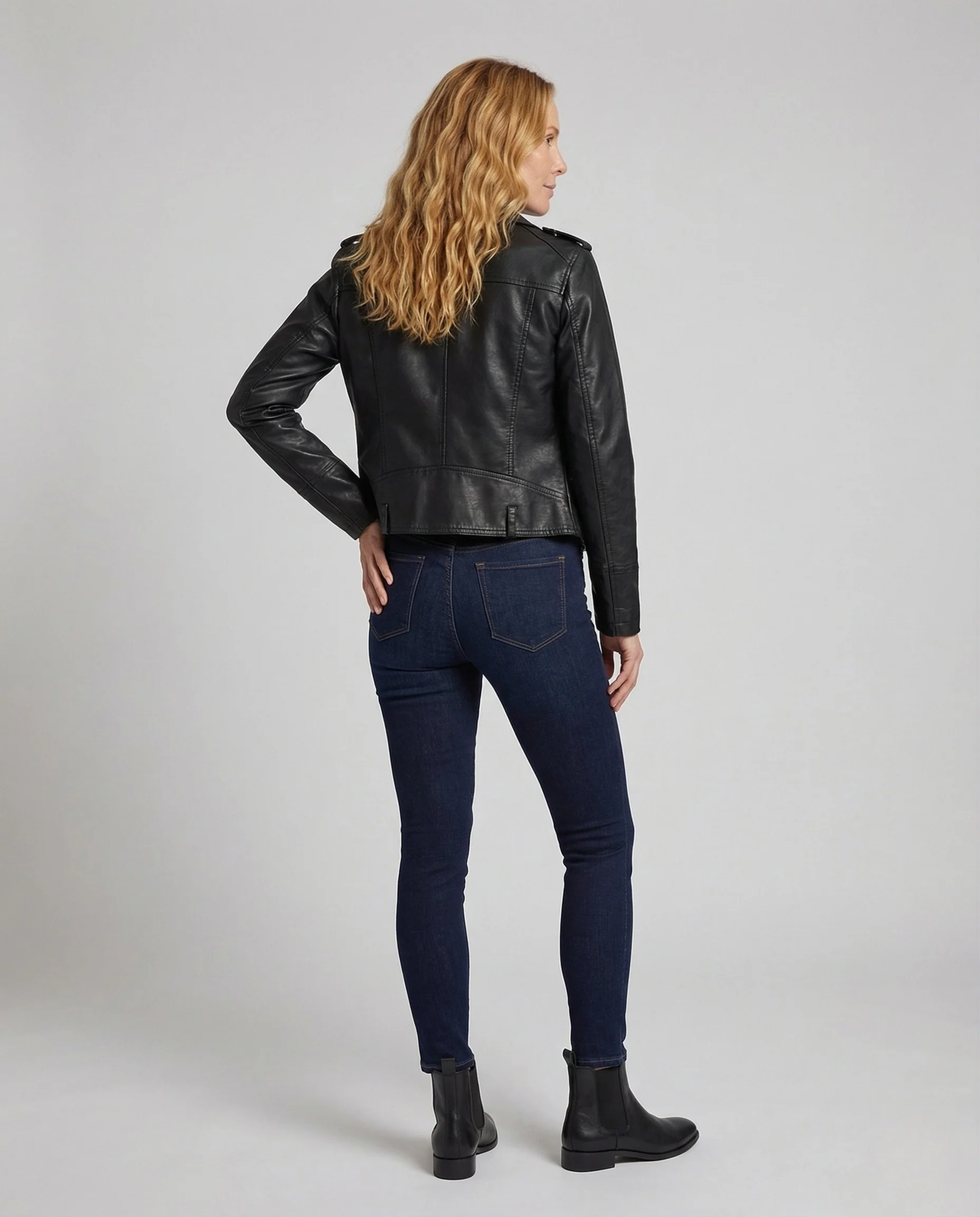 Damen Taillierte Bikerjacke Kunstleder - Image 4