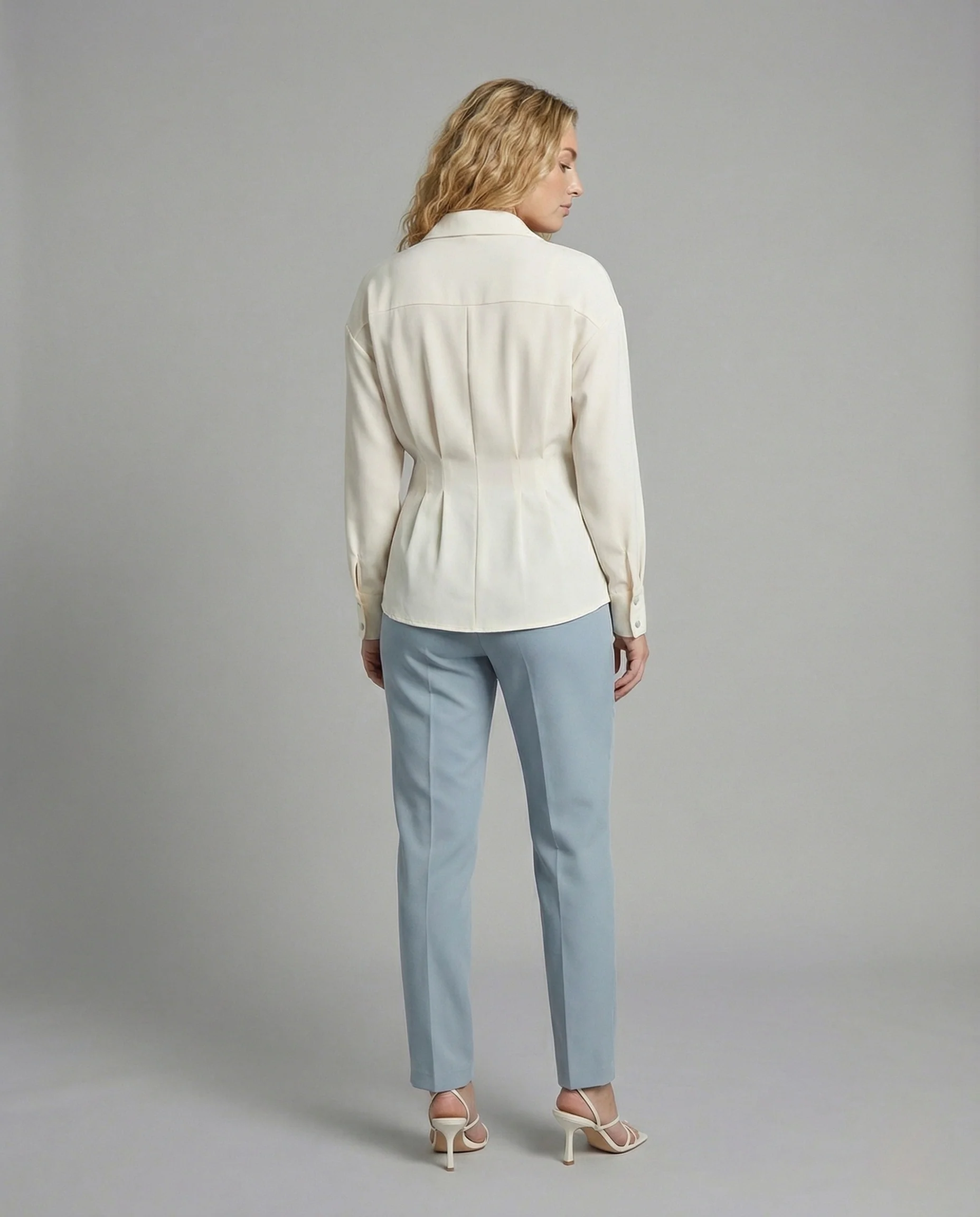 Damen Taillierte Hemdbluse mit Bindegürtel - Image 3