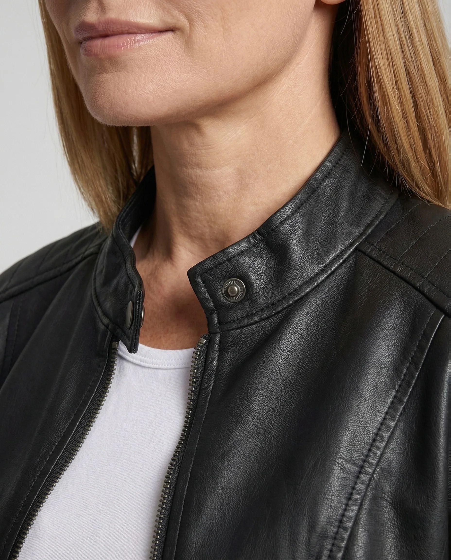 Damen Kunstlederjacke tailliert mit Stehkragen - Image 3