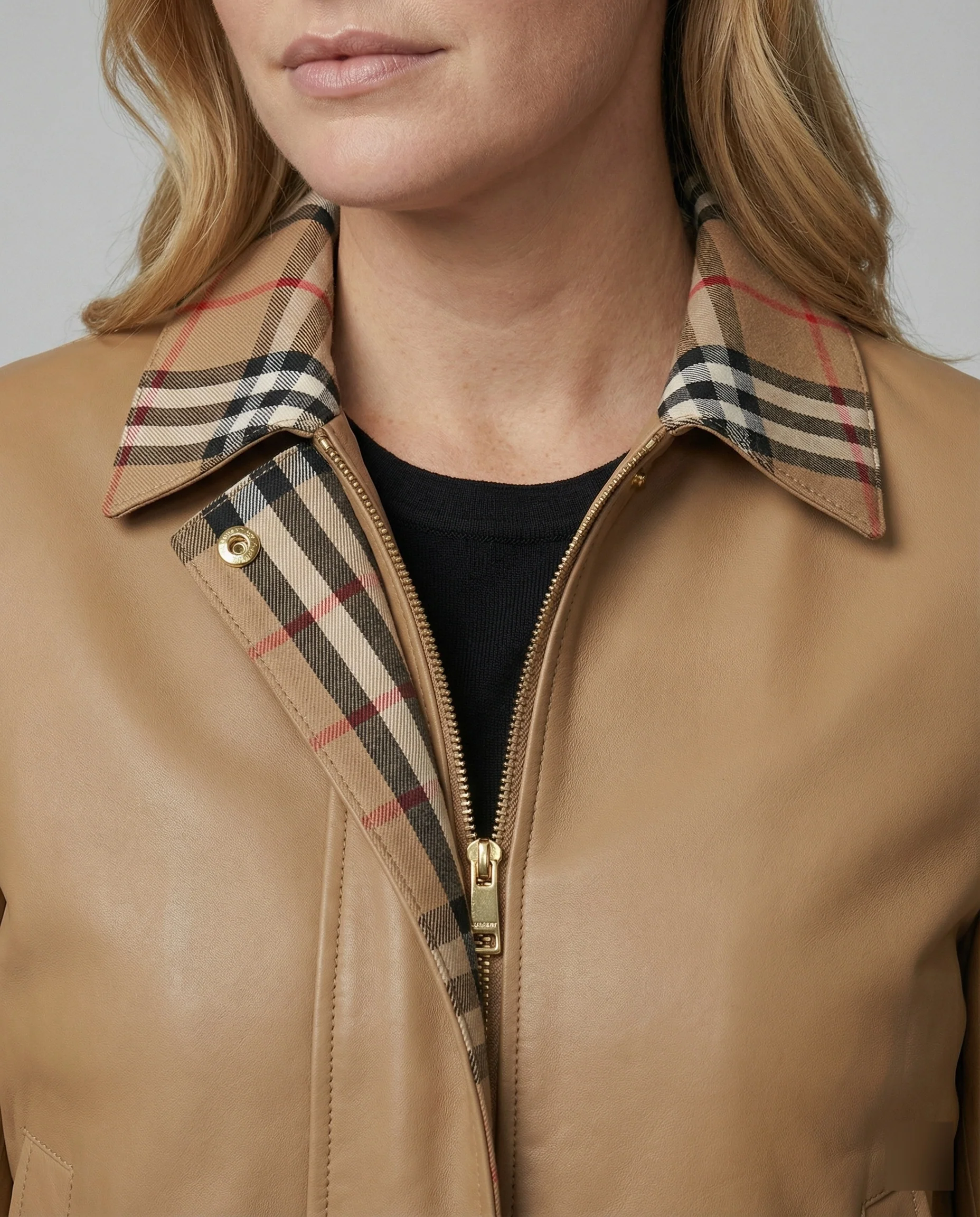Taillierte Kurzjacke aus Kunstleder mit karierter Innenblende und Reißverschluss Heidi-Mode - Image 5