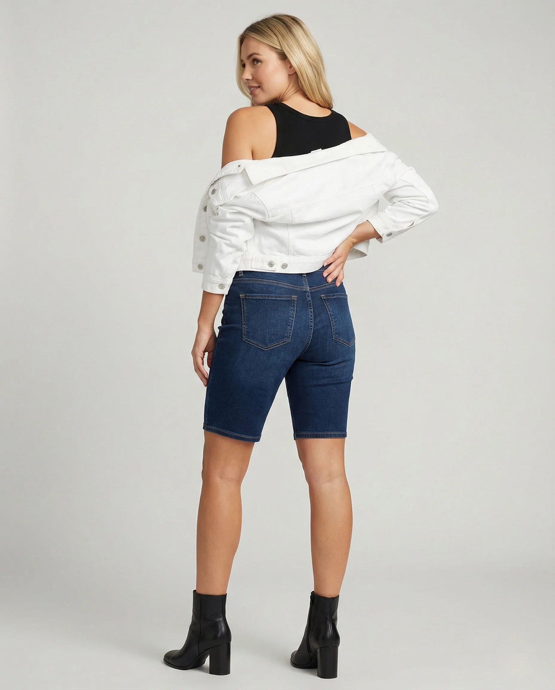 Damen Stretch-Jeansshorts im Bermuda-Schnitt - Image 3