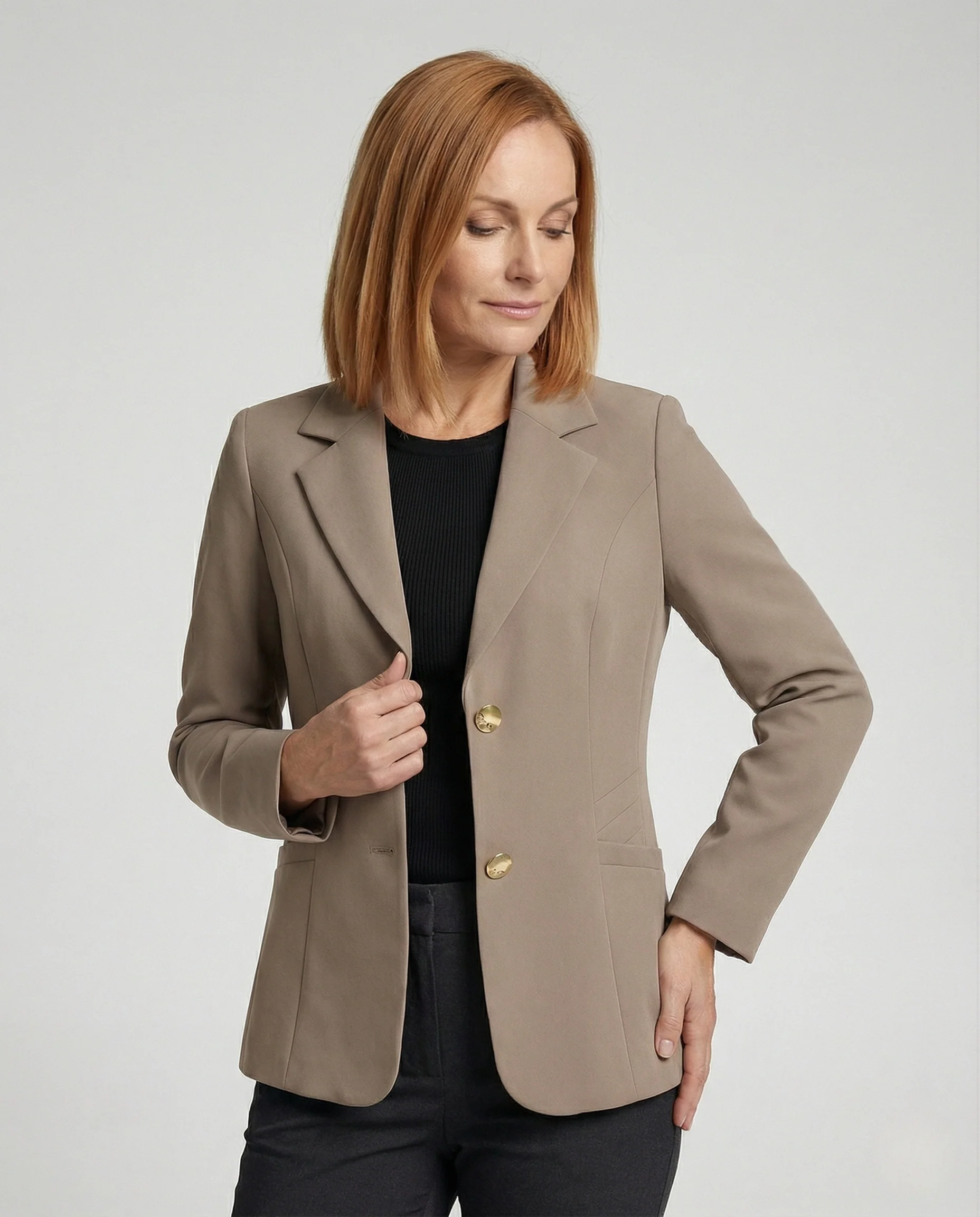 Taillierter Reversblazer mit zwei Zierknöpfen, Eingrifftaschen und femininer Schnitt Heidi Mode - Image 2