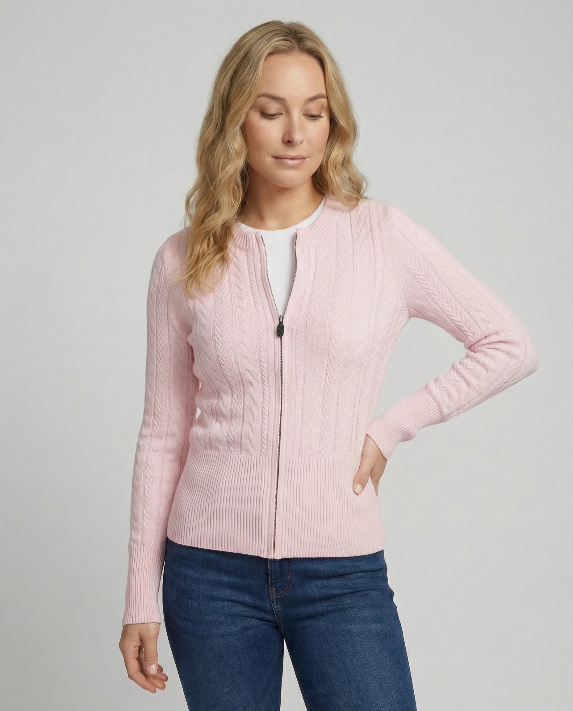 Taillierter Zopfmuster-Cardigan mit durchgehendem Metallreißverschluss und verlängertem Rippsaum Heidi-Mode - Image 3