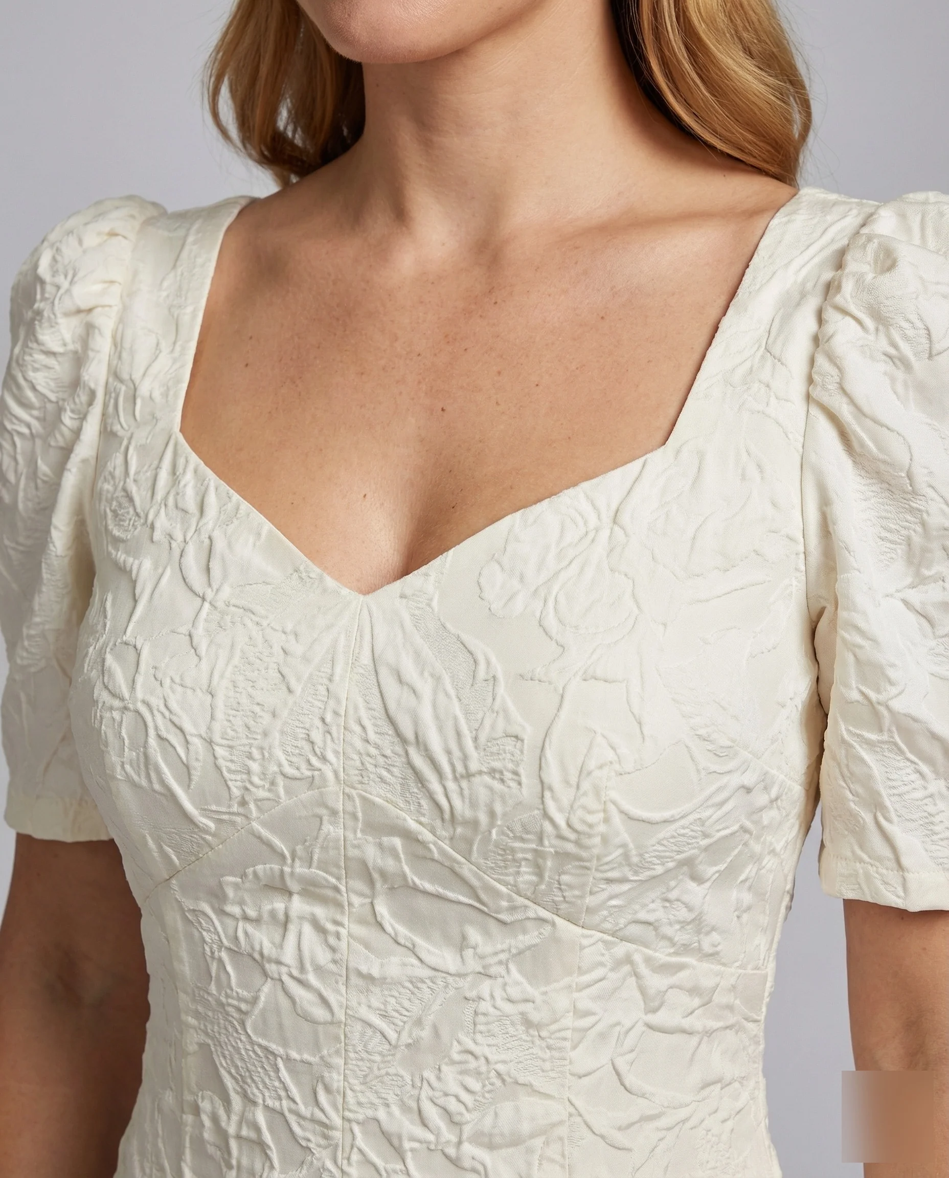 Damen Jacquard Maxikleid mit Herz Ausschnitt - Image 3