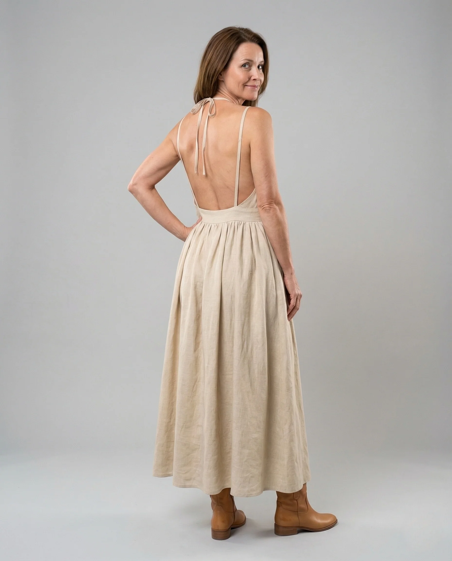 Damen Leinen Midikleid mit Spaghettiträgern & Taschen - Image 4