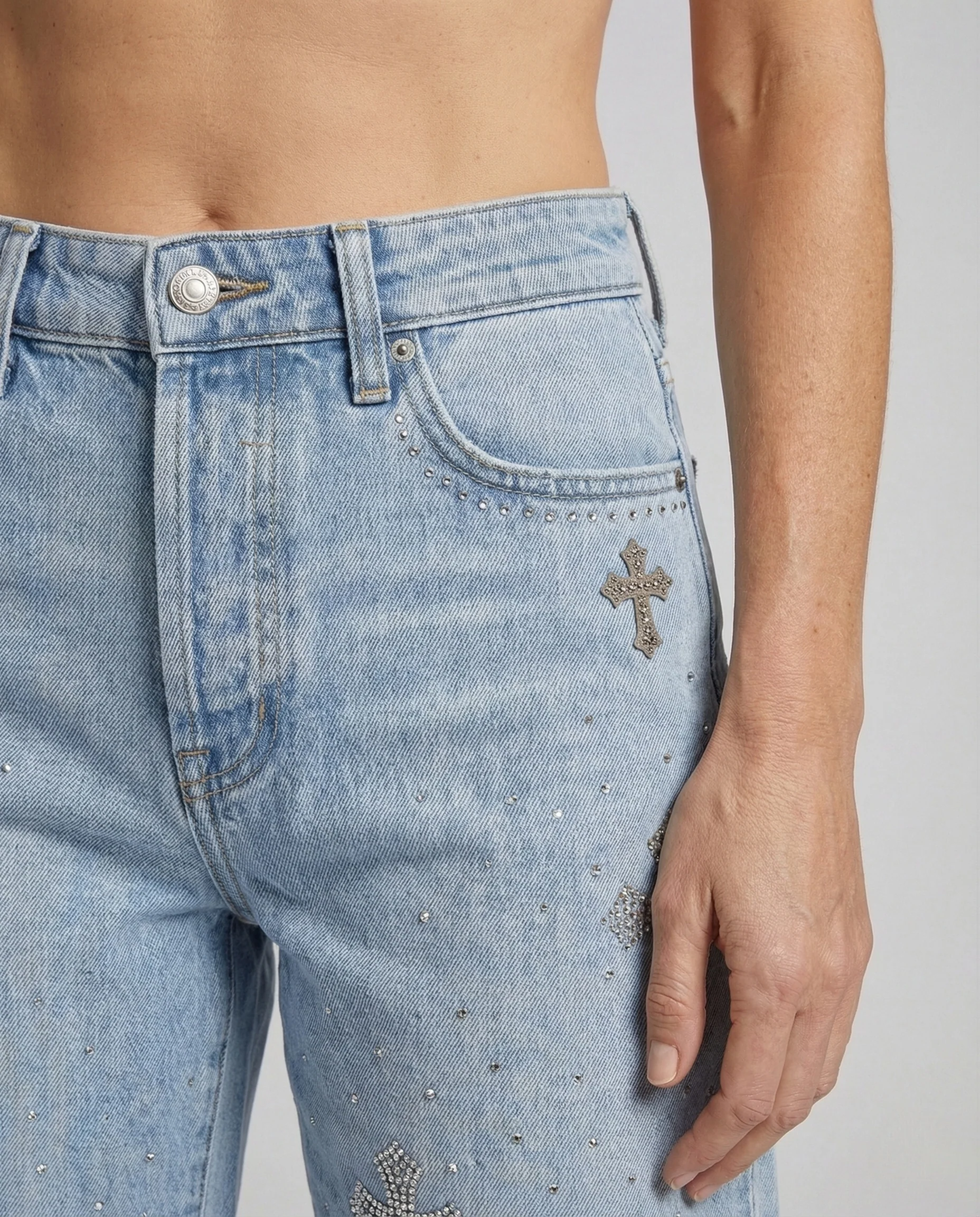 Damen Denim Bermuda mit Strasskreuz und Fransen - Image 3