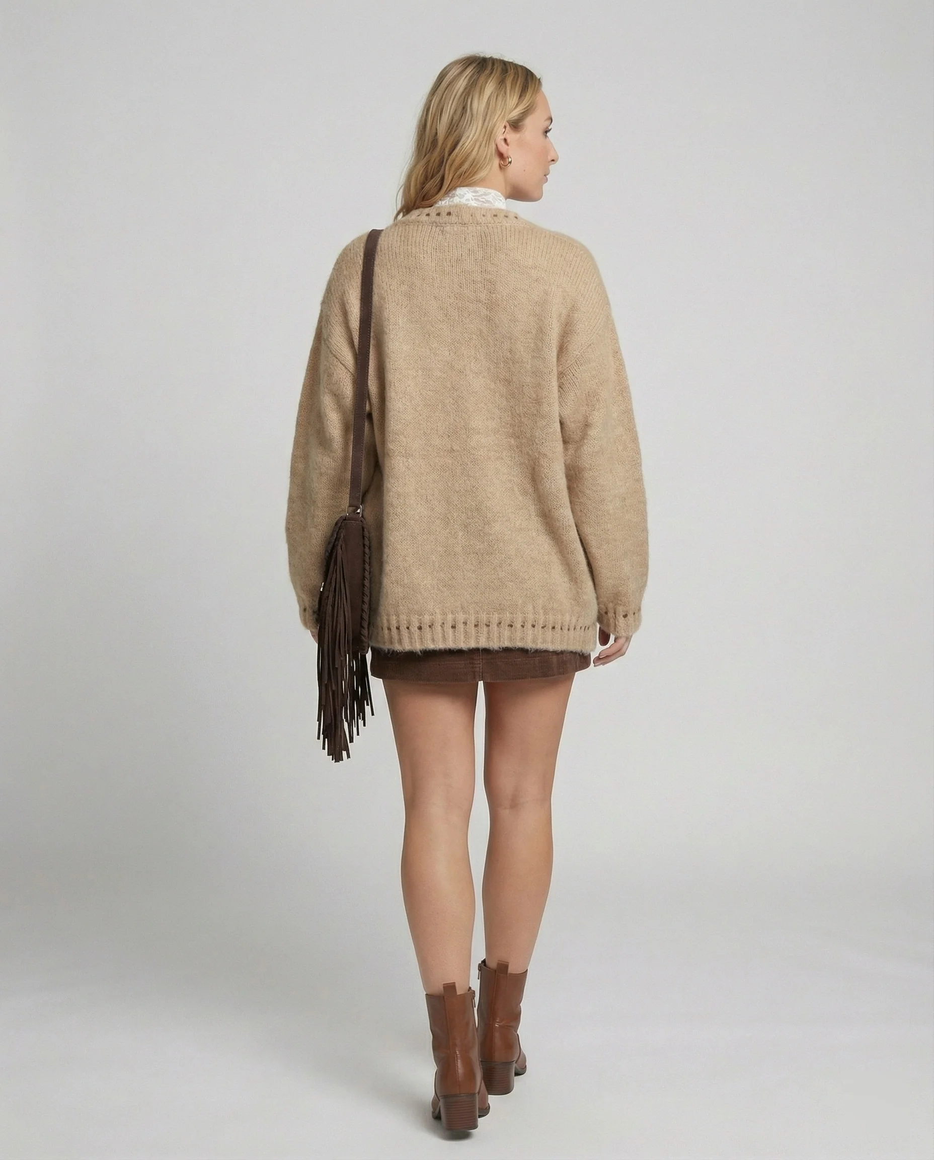 Weicher Mohair-Mix-Cardigan mit dekorativer Lochpasse, überlangen Ärmeln und aufgesetzten Taschen Heidi-Mode - Image 2