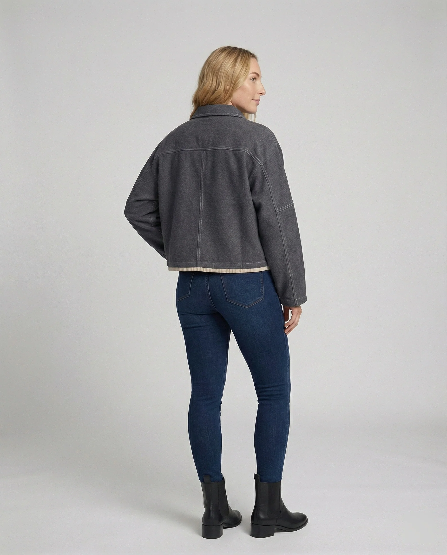 Weit geschnittene Kurzjacke mit Ballonärmeln und kastiger Silhouette Heidi-Mode - Image 3