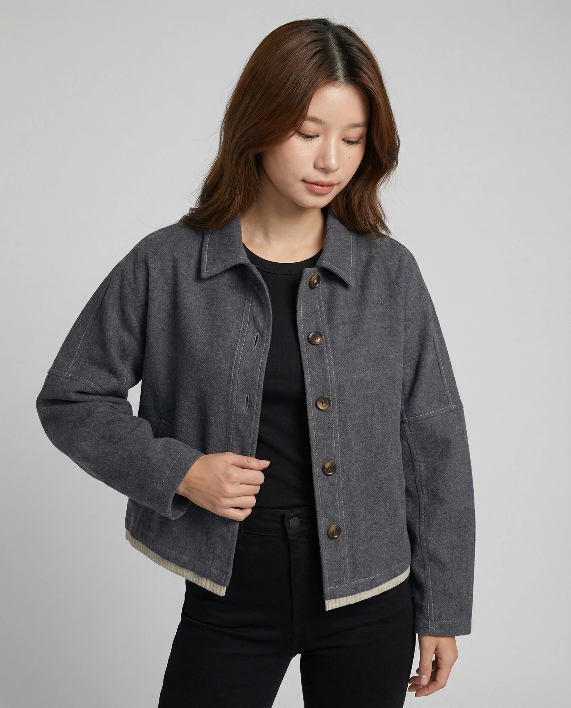 Weit geschnittene Kurzjacke mit Ballonärmeln und kastiger Silhouette Heidi-Mode - Image 4
