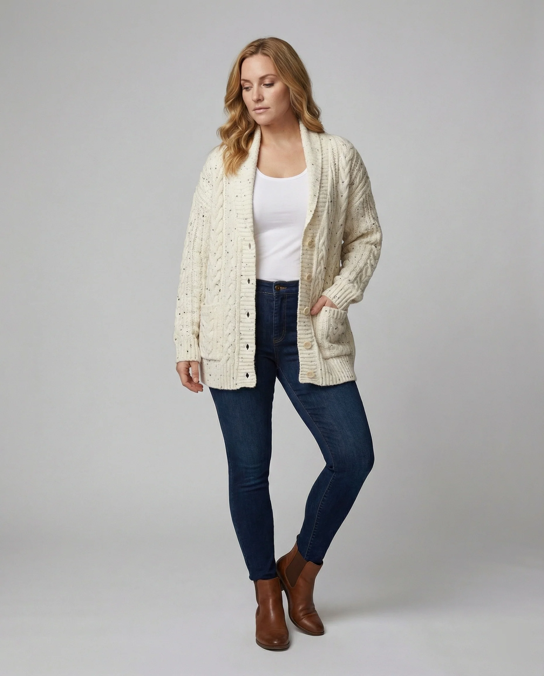 Grobstrickcardigan mit Zopfmuster Eingrifftaschen und Zierknopfleiste Heidi-Mode - Image 4