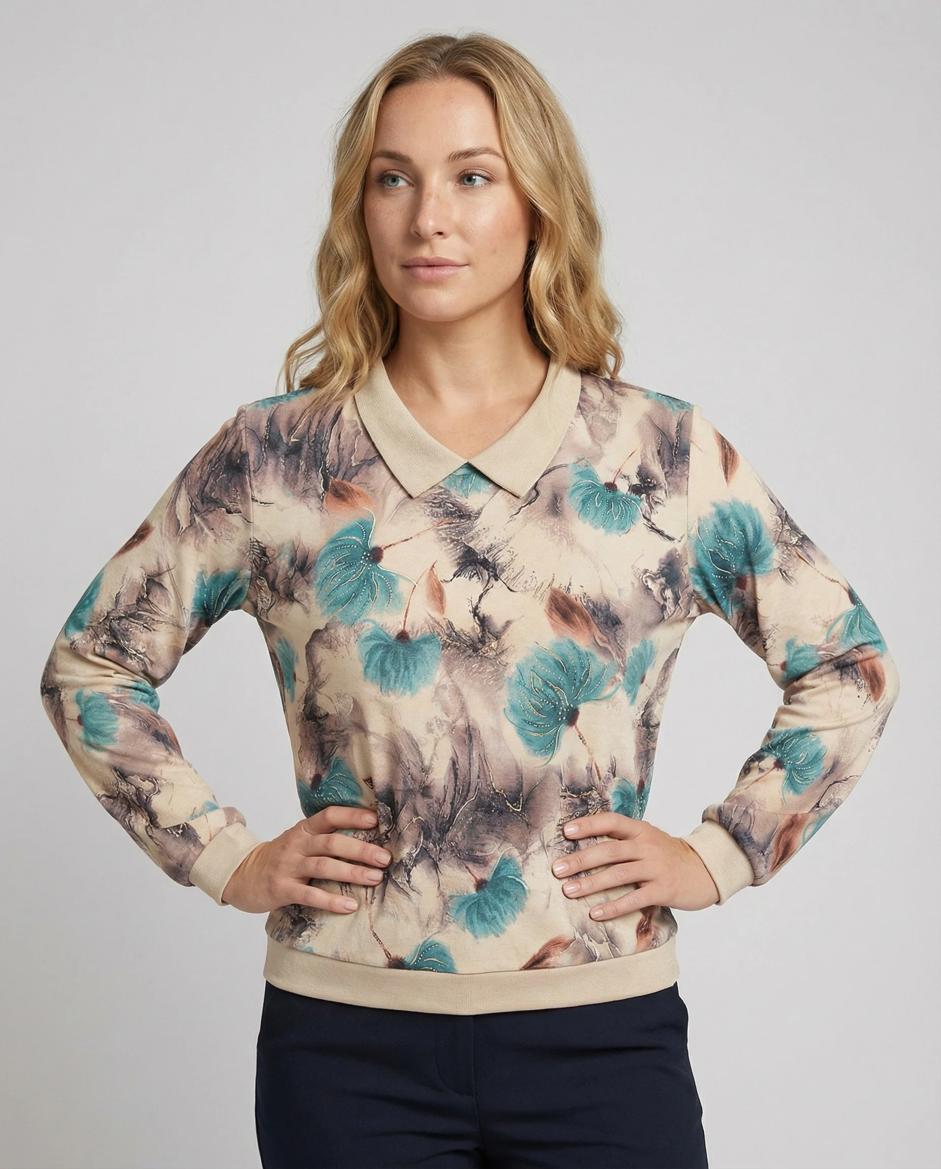 Weit geschnittenes Sweatshirt mit Polokragen und floralem Aquarellprint Heidi Mode - Image 3