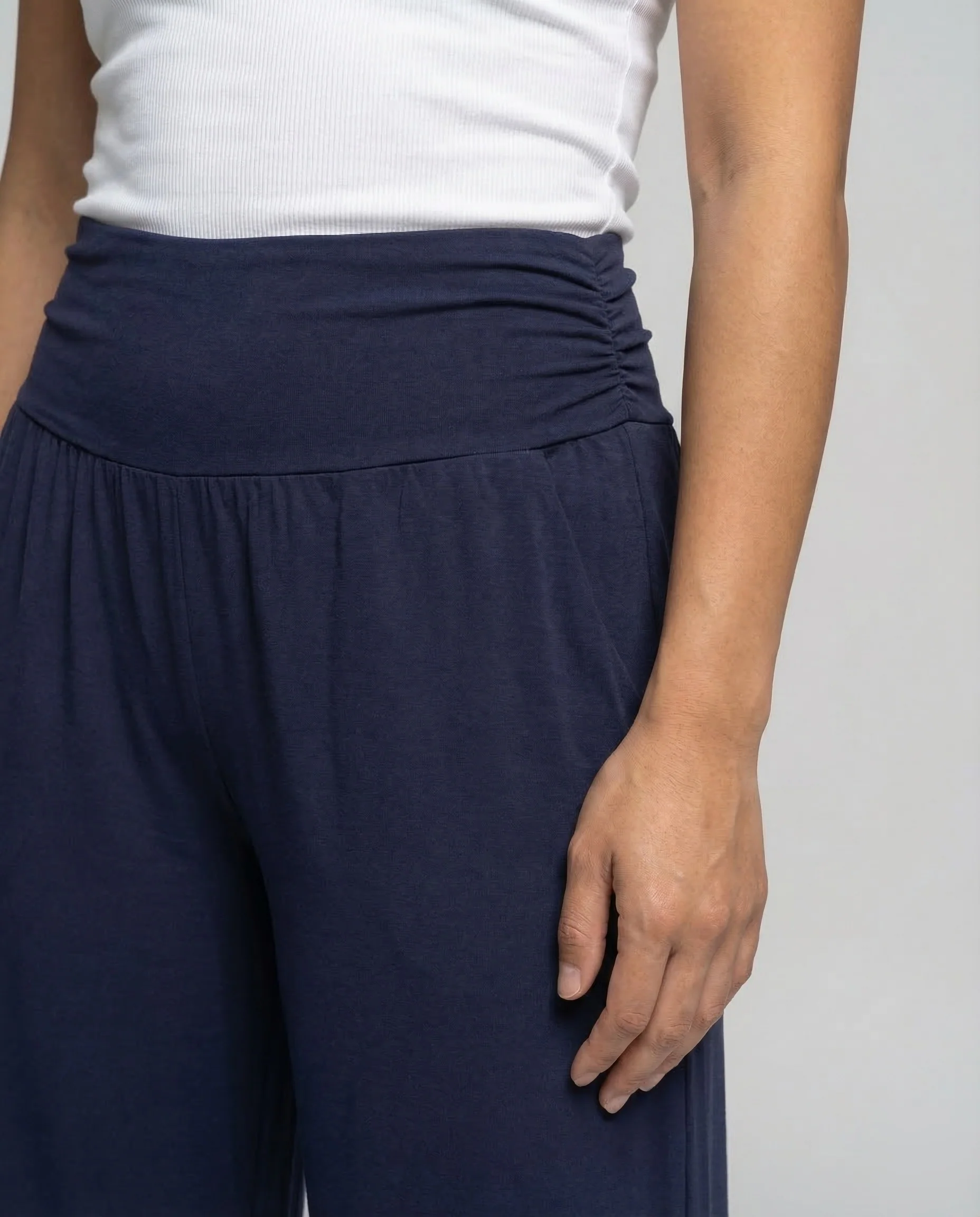 Damen Yogahose Weit Schlitz - Image 3