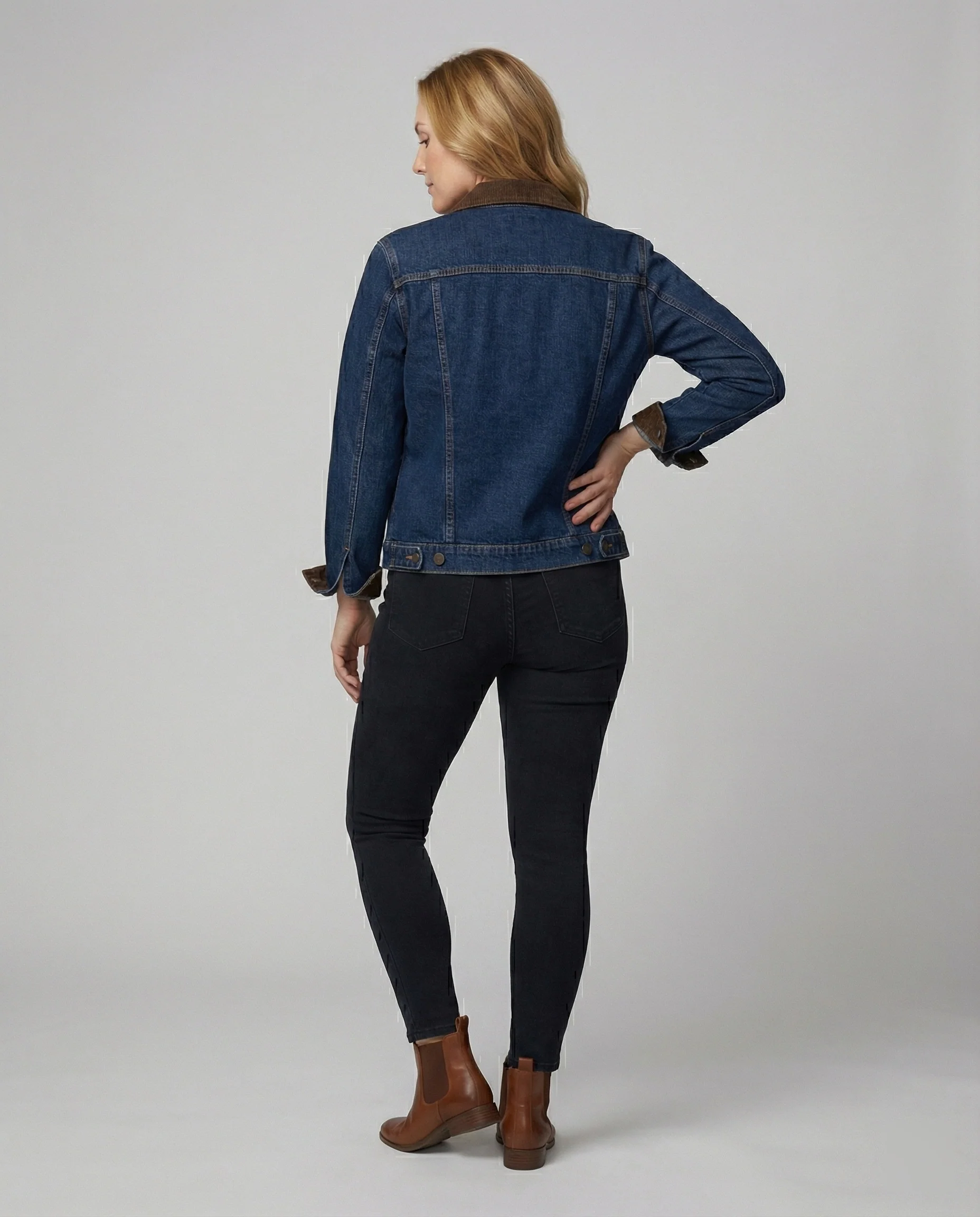 Weite Jeansjacke mit Cordkragen, Druckknopfverschluss und legerer Silhouette Heidi-Mode - Image 3